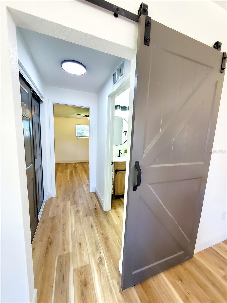 SUITE ENTRANCE
