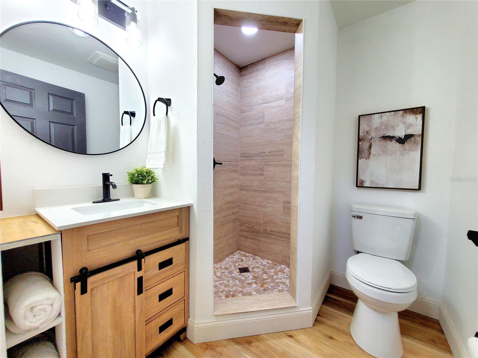 ENSUITE BATHROOM