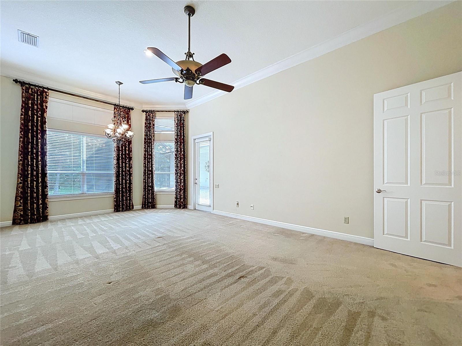 1st Primary bedroom