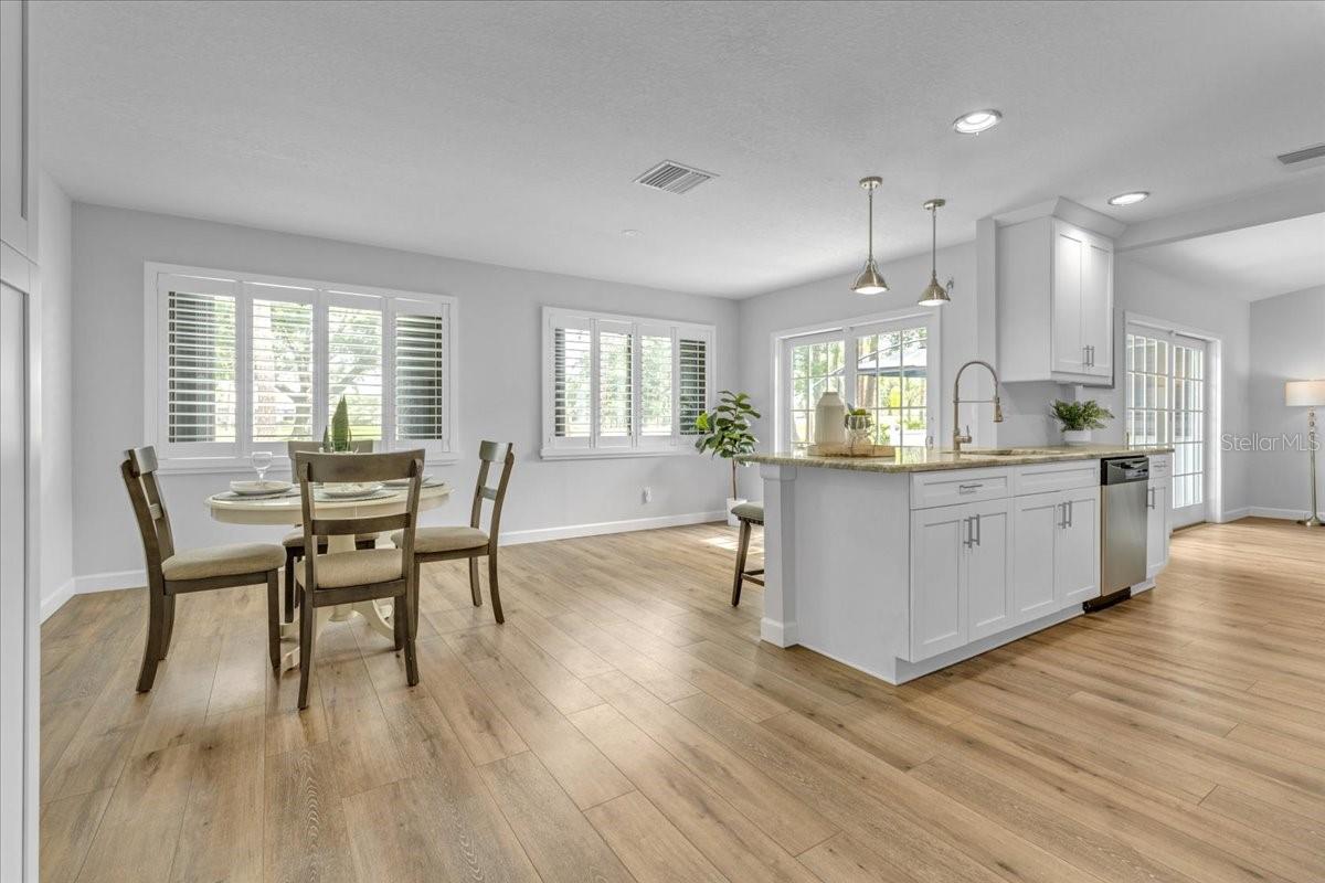 kitchen/dining room