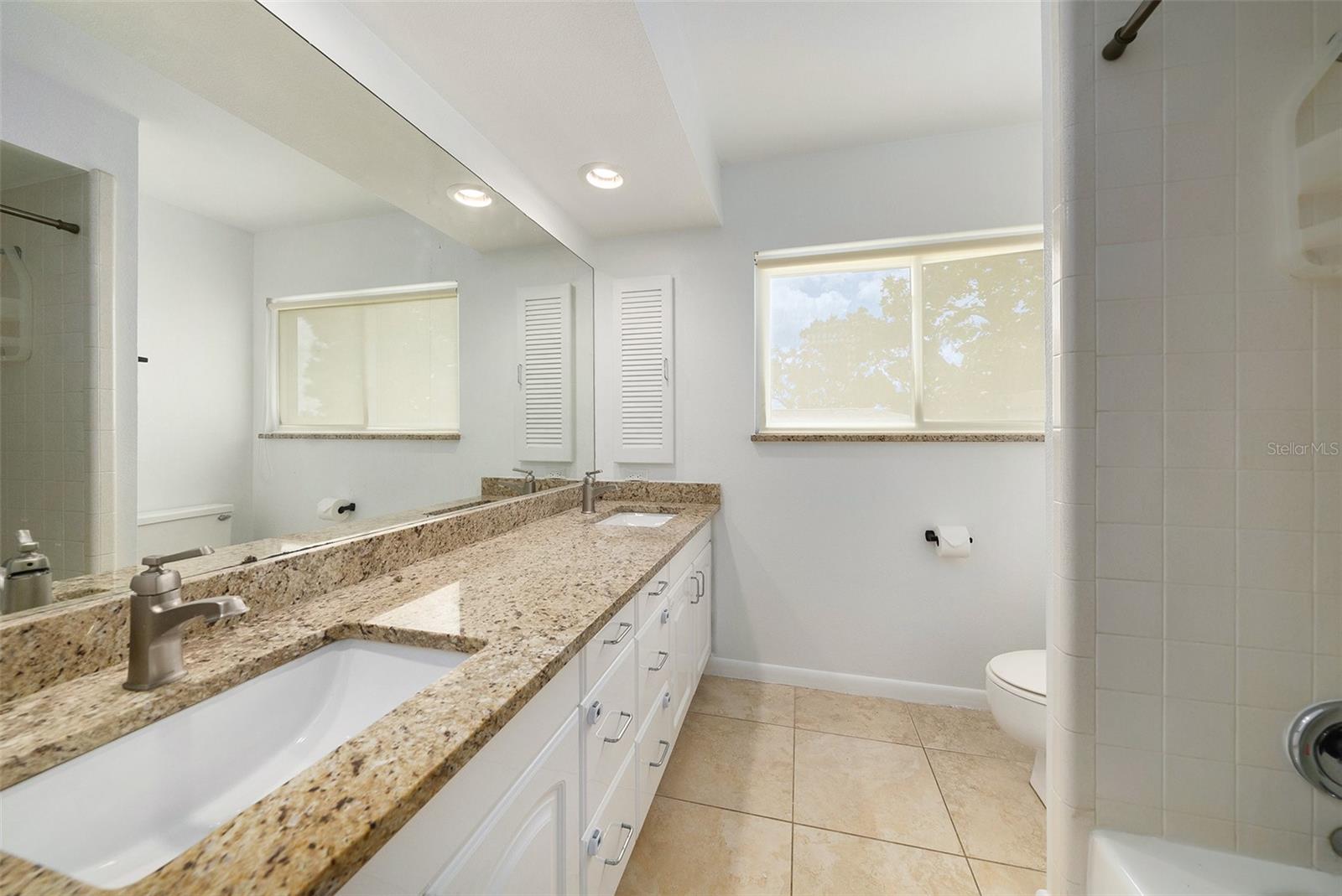 Upstairs Shared Full Bathroom