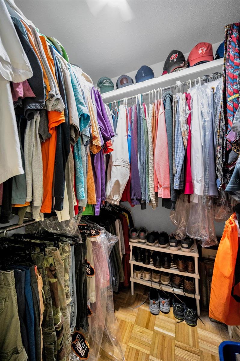 Master Walkin Closet