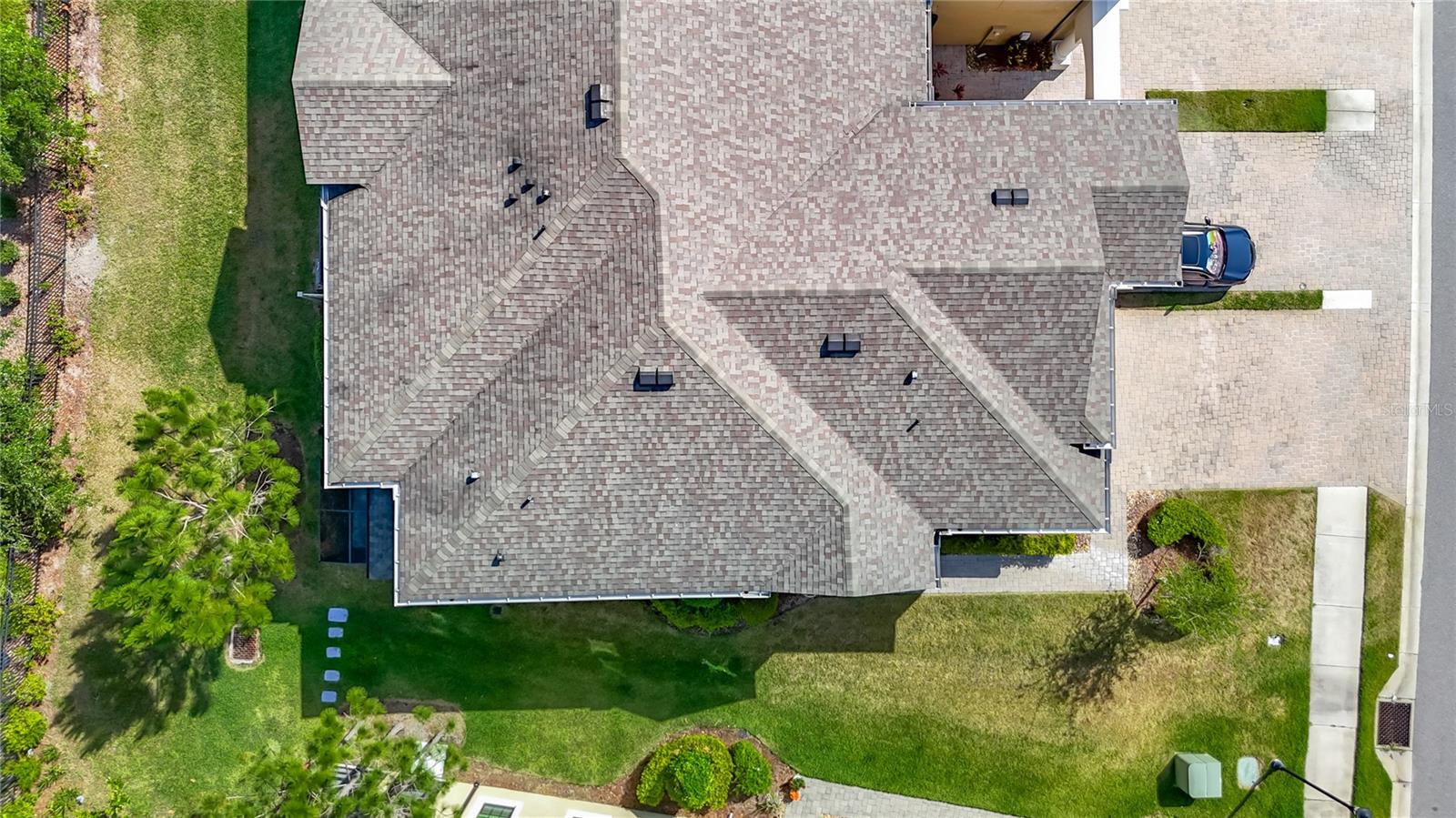Overview - End Unit Townhome