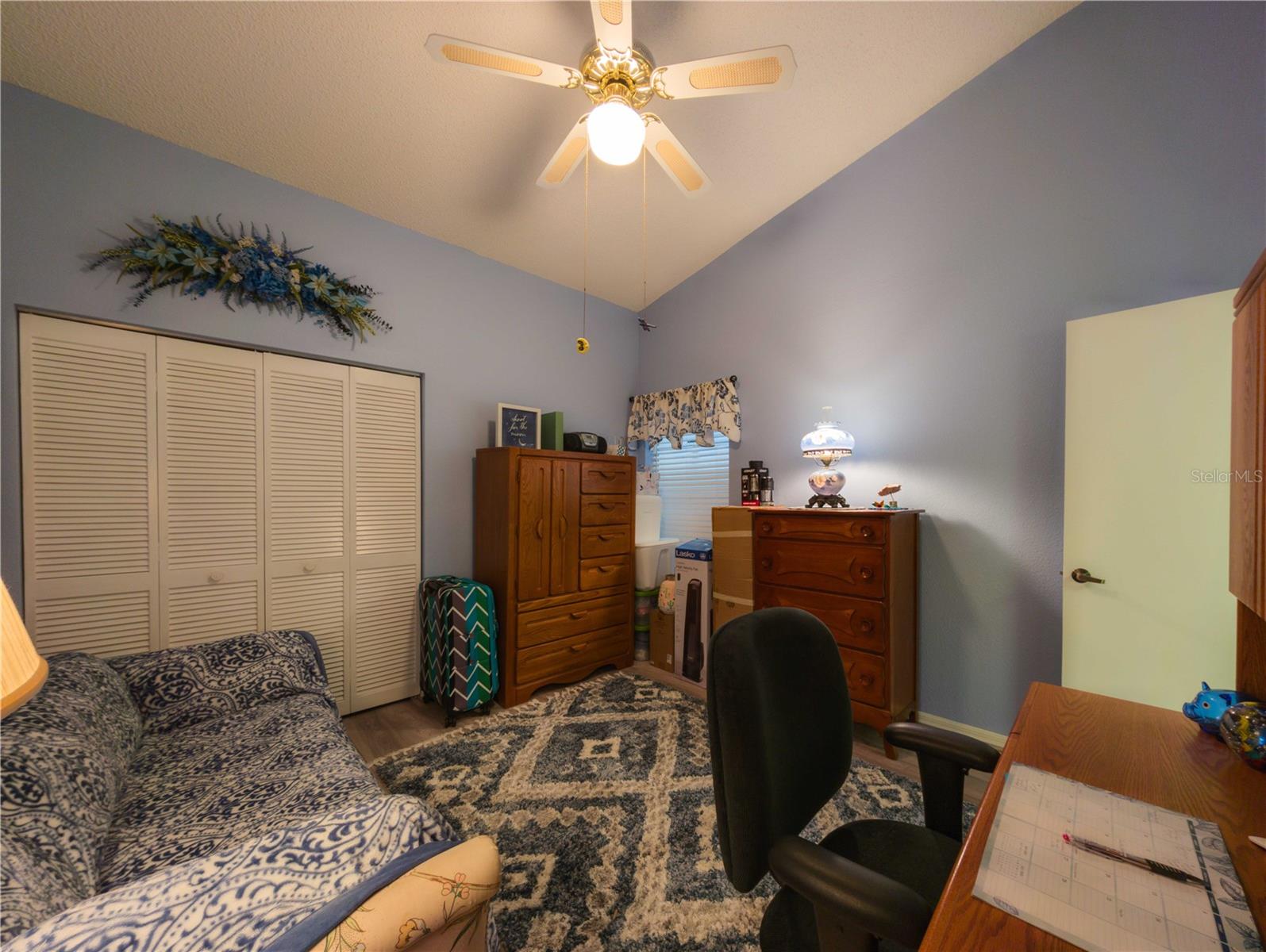 Vaulted ceilings here!