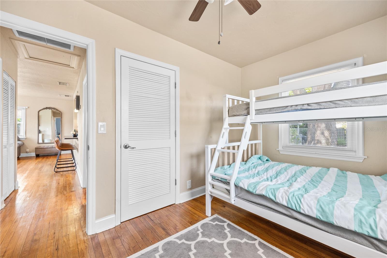 Back guest bedroom.