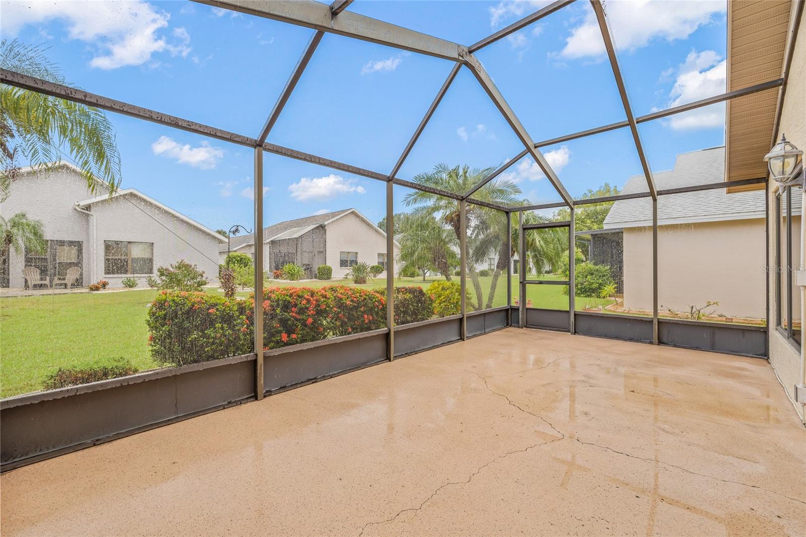 SCREENED IN BACK PORCH