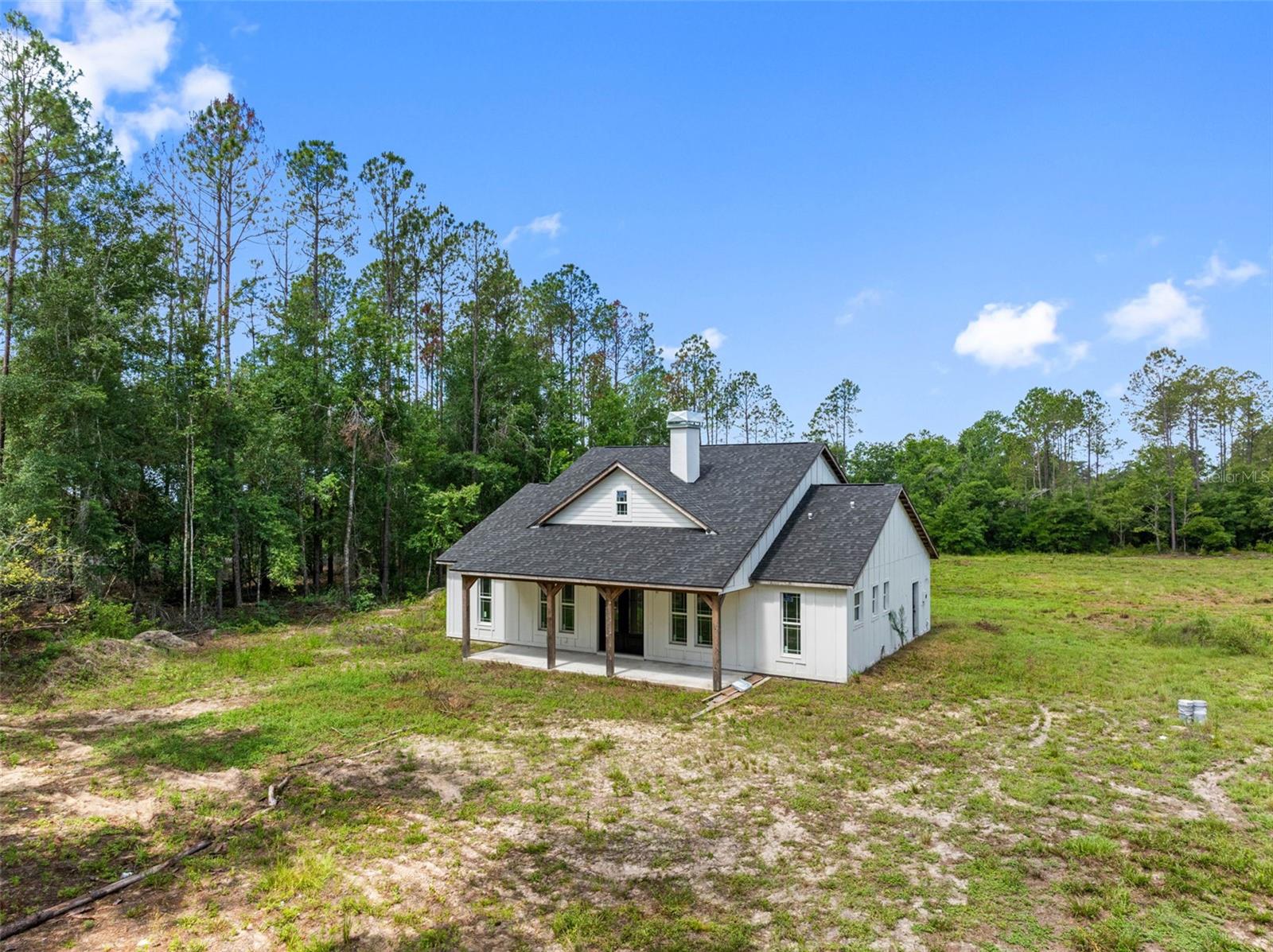 Front view of property