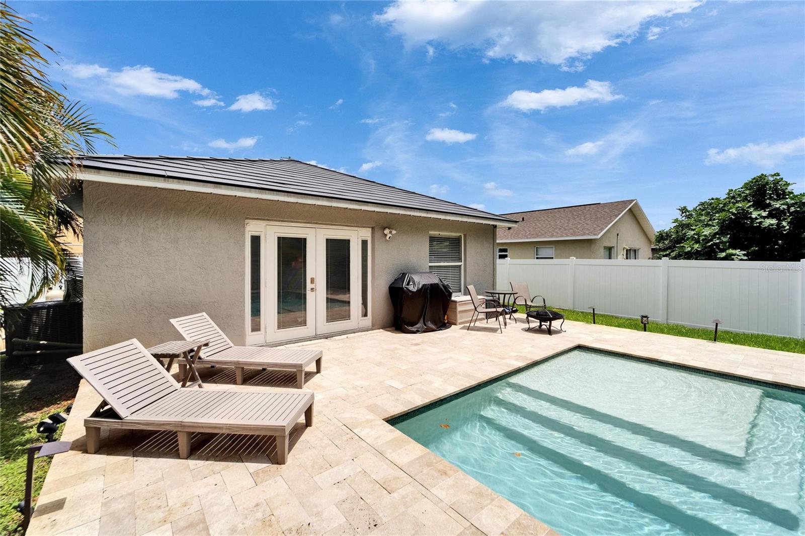 Whether you’re hosting sunset BBQs or lounging under the stars, this space is built for year-round enjoyment.