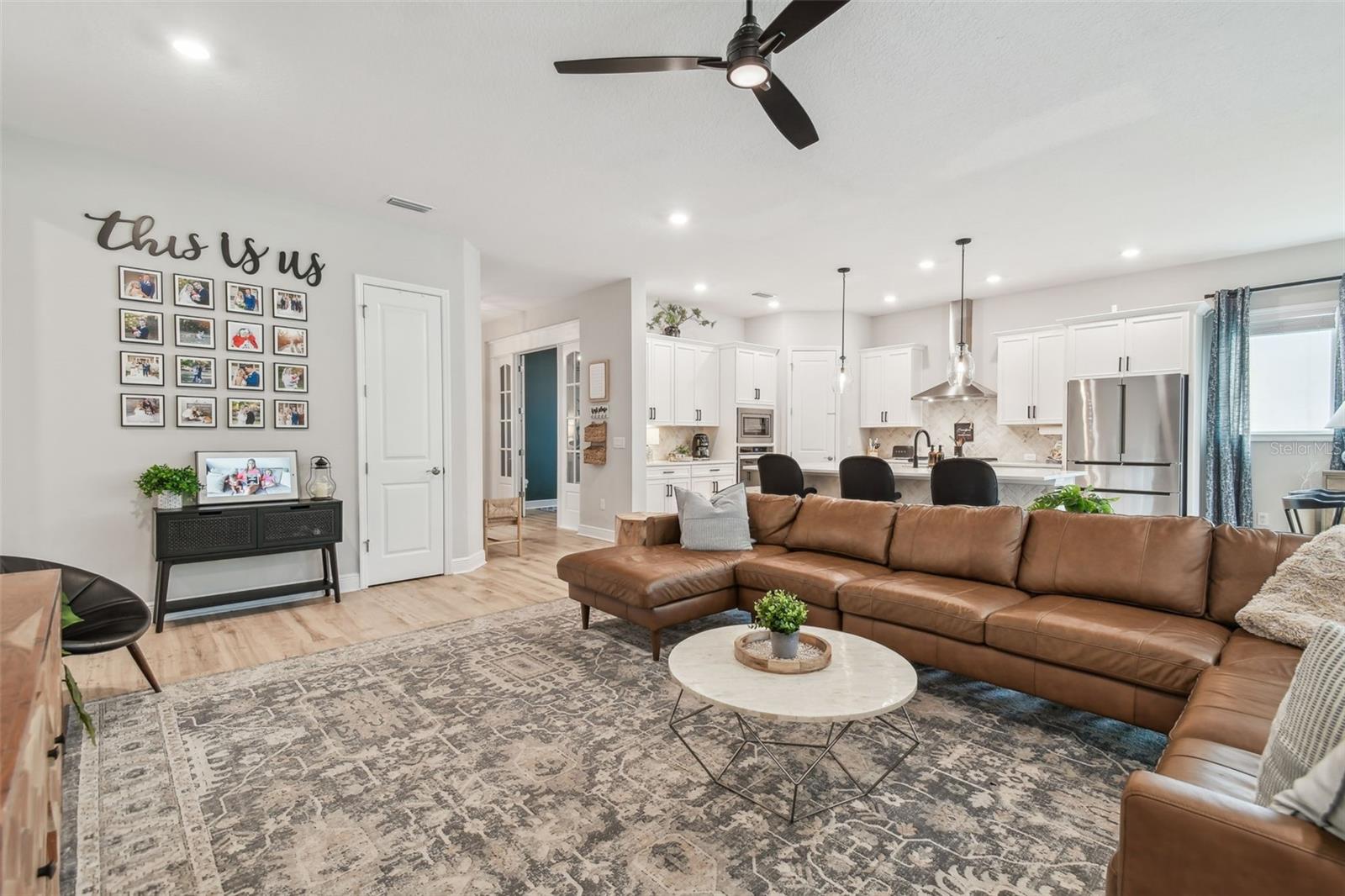 Spacious living room