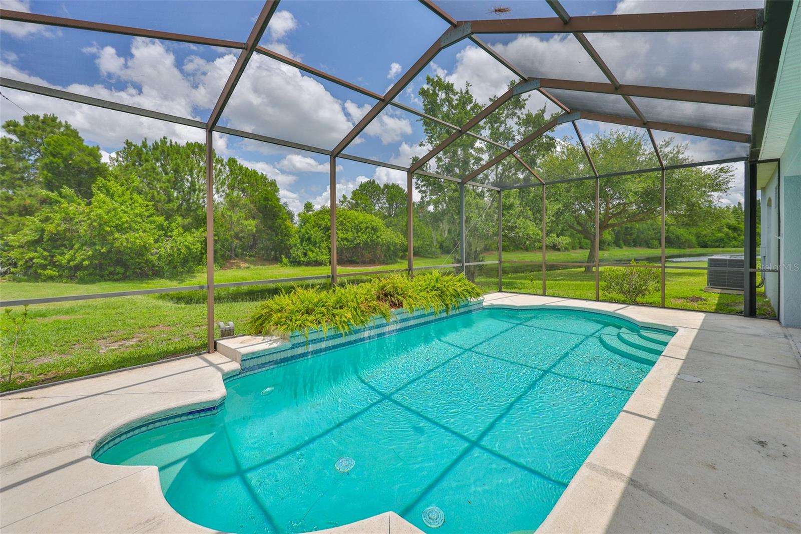 Your own private pool with waterview!