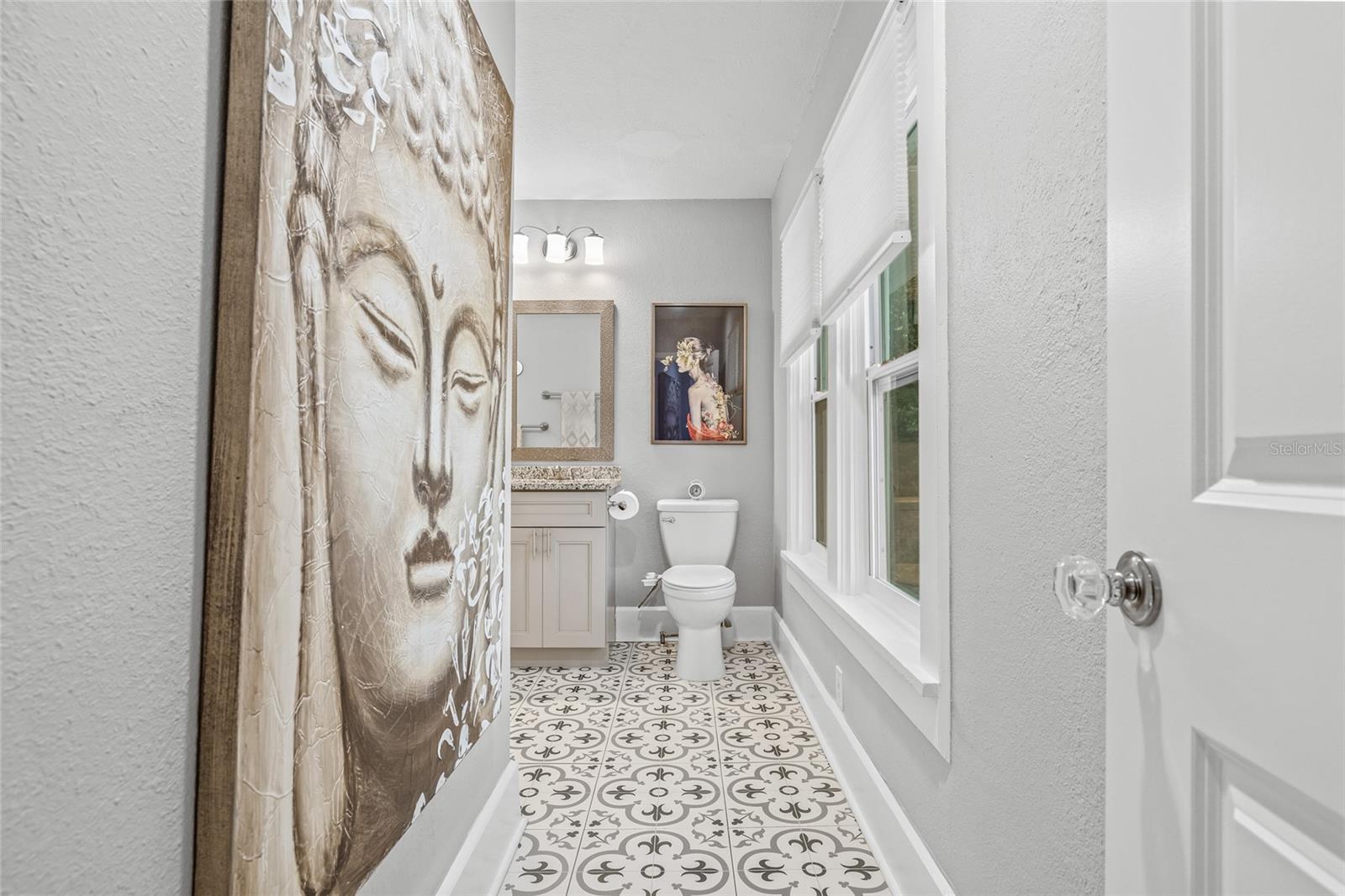 This direct ensuite access has a thoughtful layout for privacy and everyday convenience.