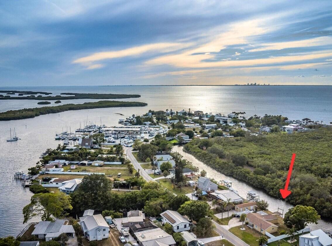 Direct access to Tampa Bay