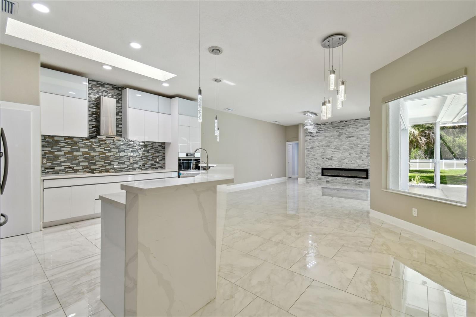 Kitchen/Breakfast Nook