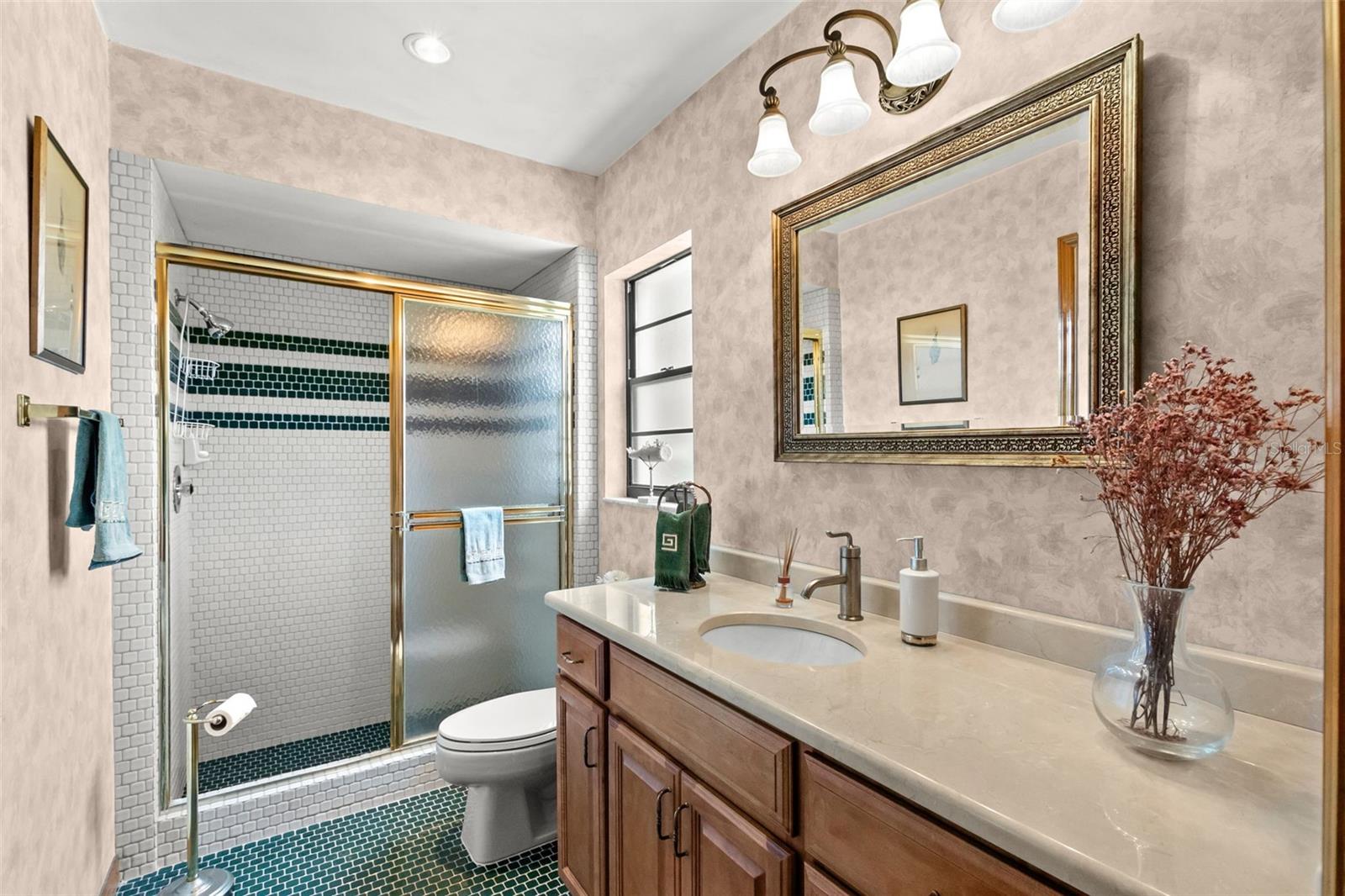 BATHROOM 1- FIRST FLOOR