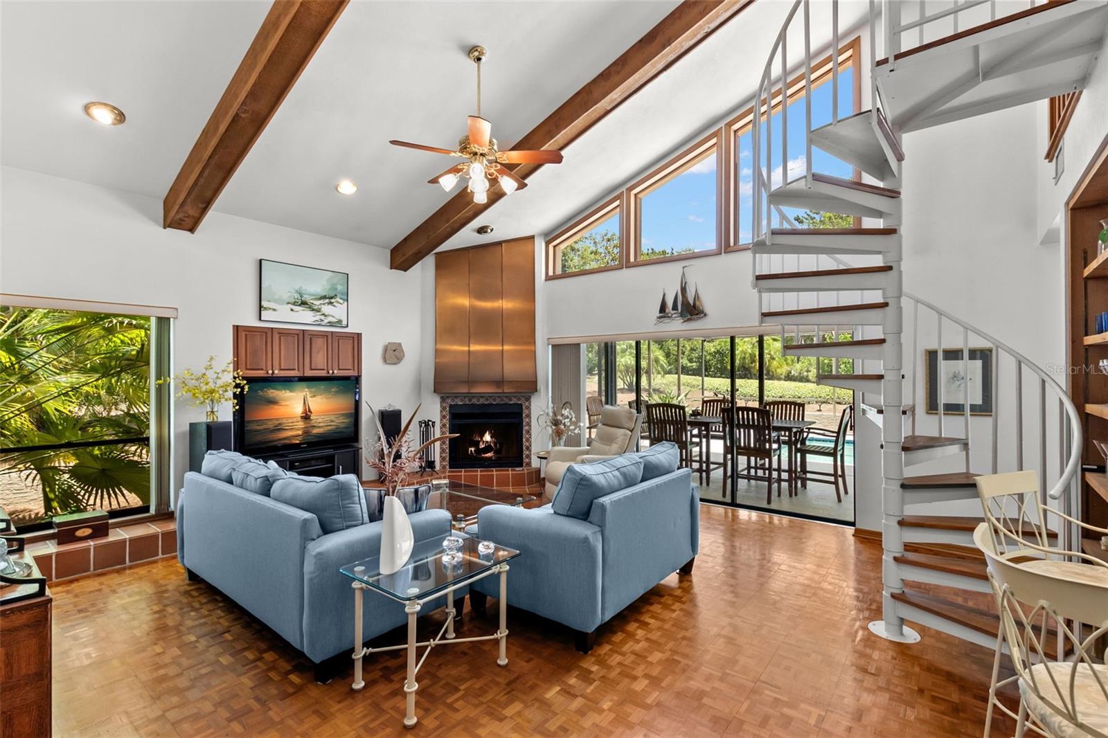 FAMILY ROOM TO POOL AREA