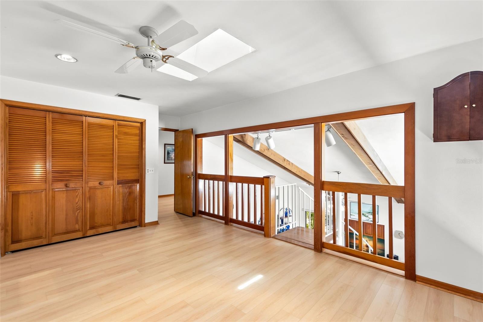 LOFT WITH CLOSETS