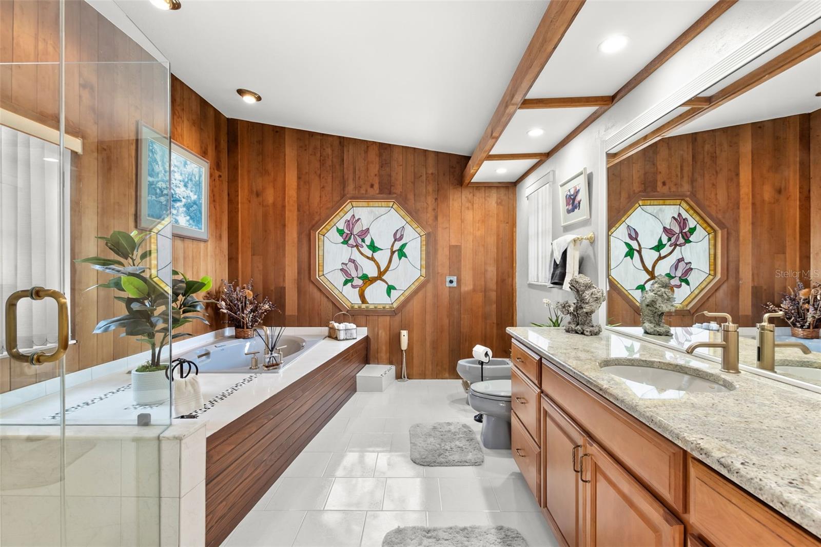 ENSUITE FIRST SINK