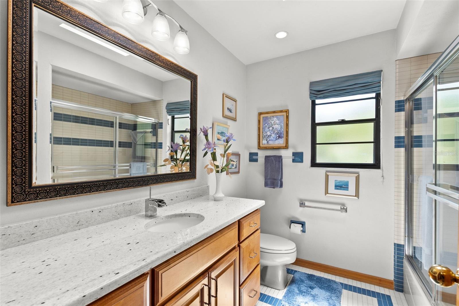 BATHROOM 4 - 2ND FL