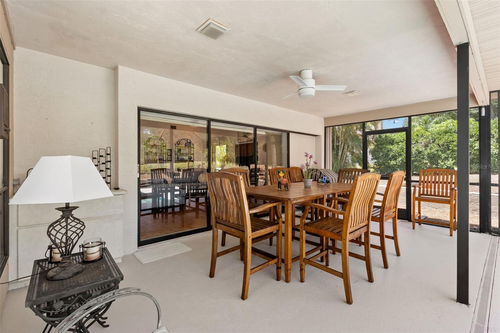LANAI FROM FAMILY ROOM