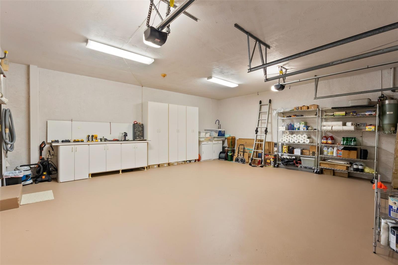 2 CAR GARAGE