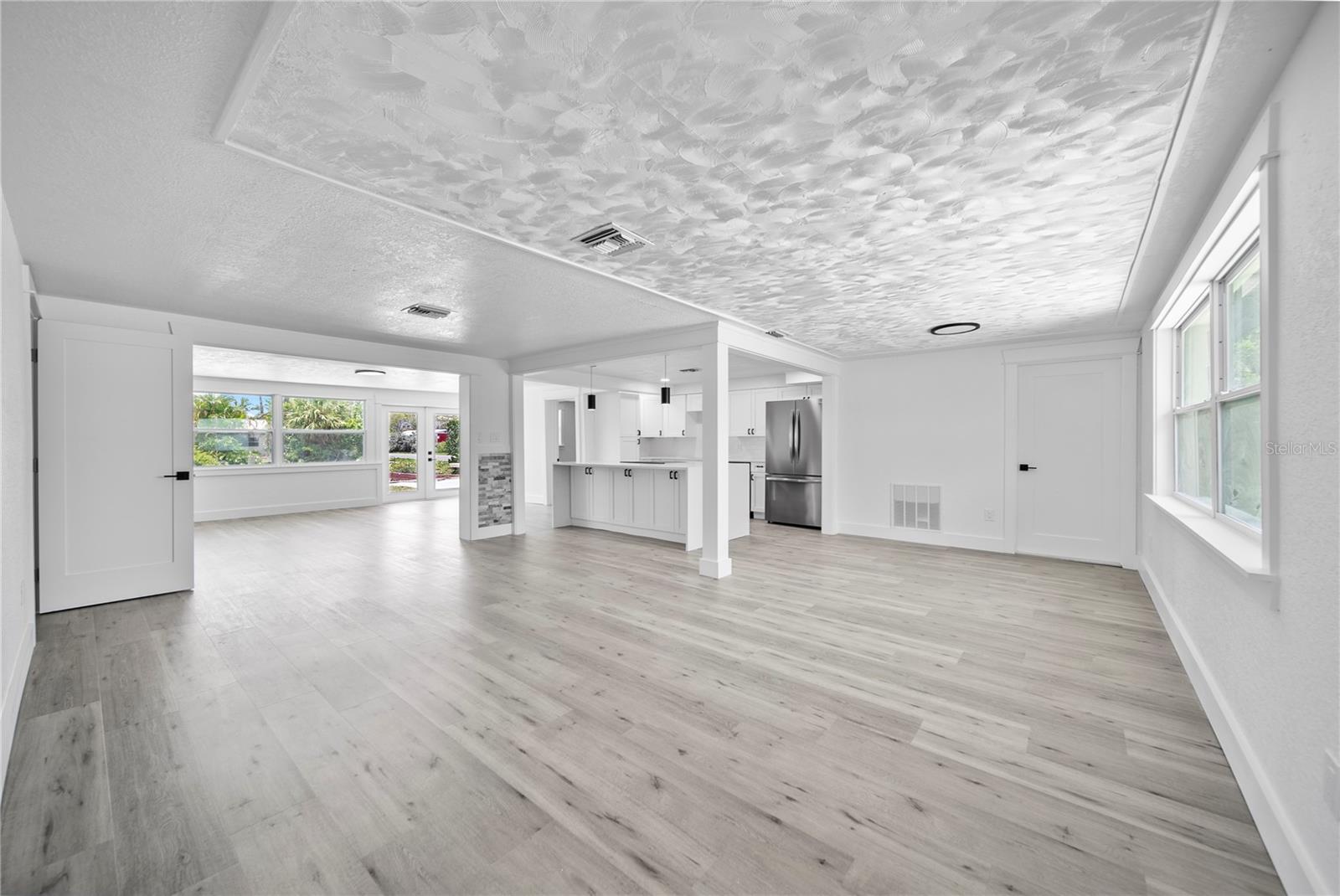 Living Room/Kitchen