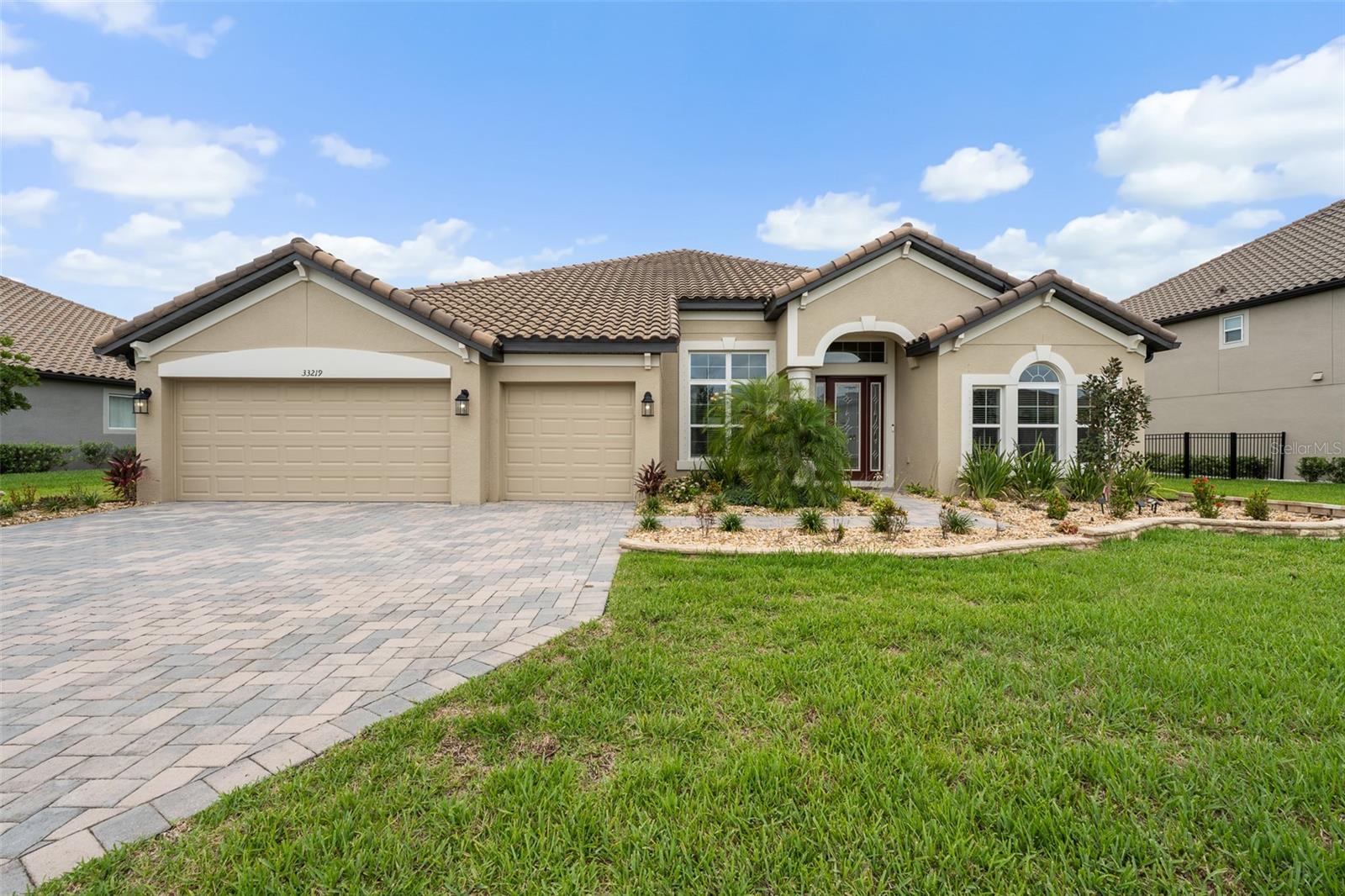 Welcome to 33219 Kateland Dr!