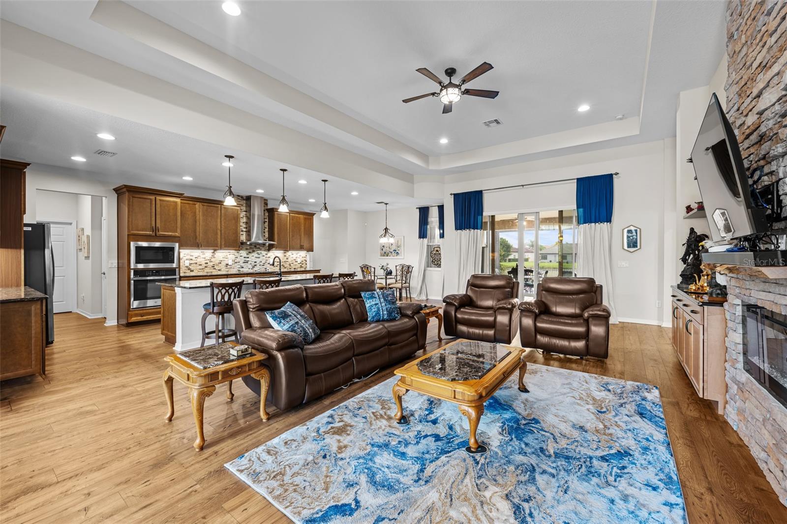 Open Layout - kitchen and family room