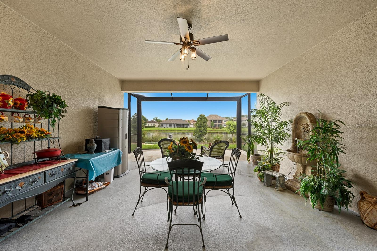 Enclosed and covered Lanai
