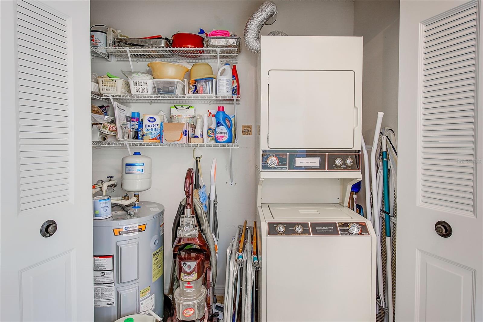 LAUNDRY CLOSET