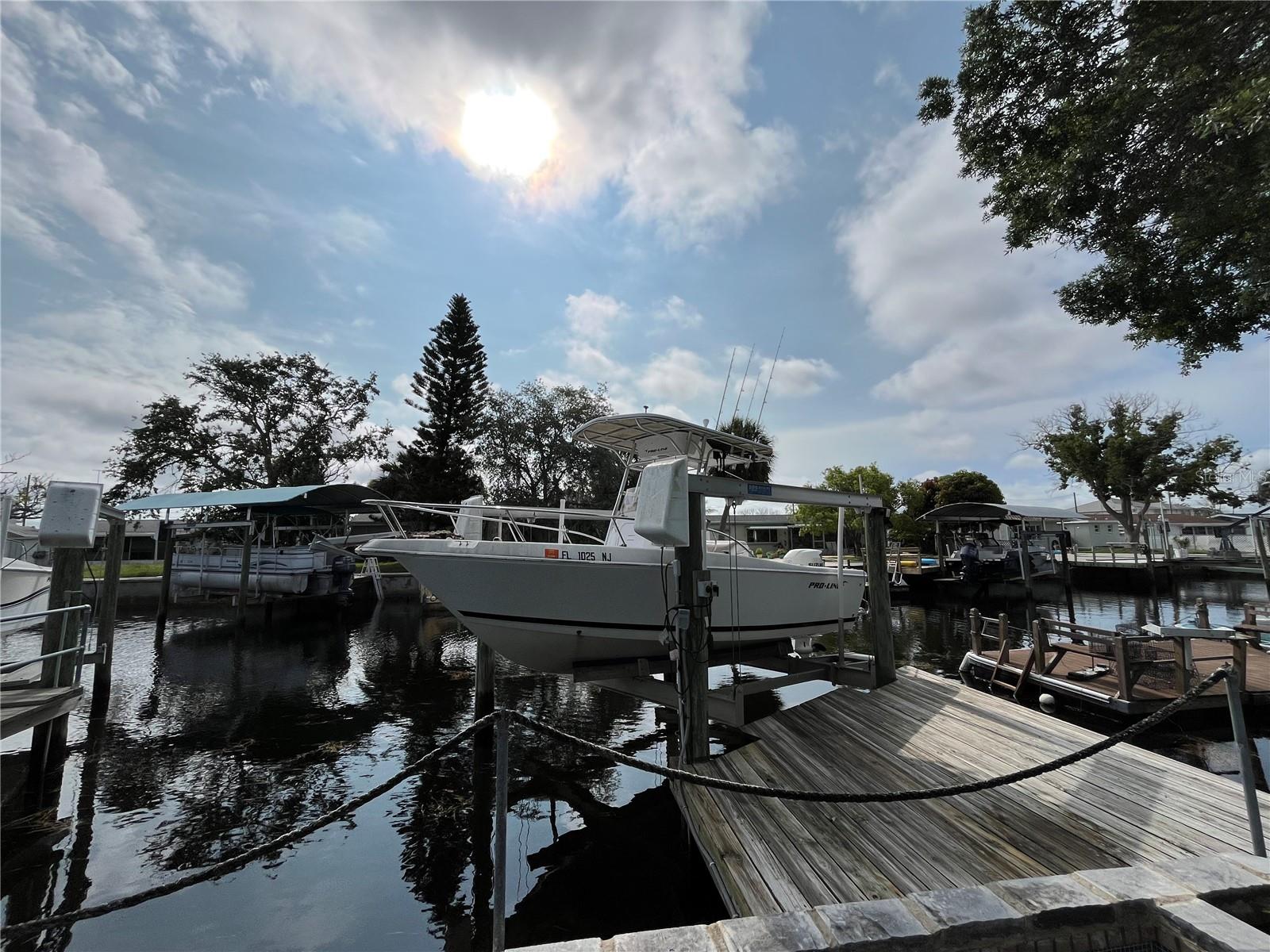 Boat lift
