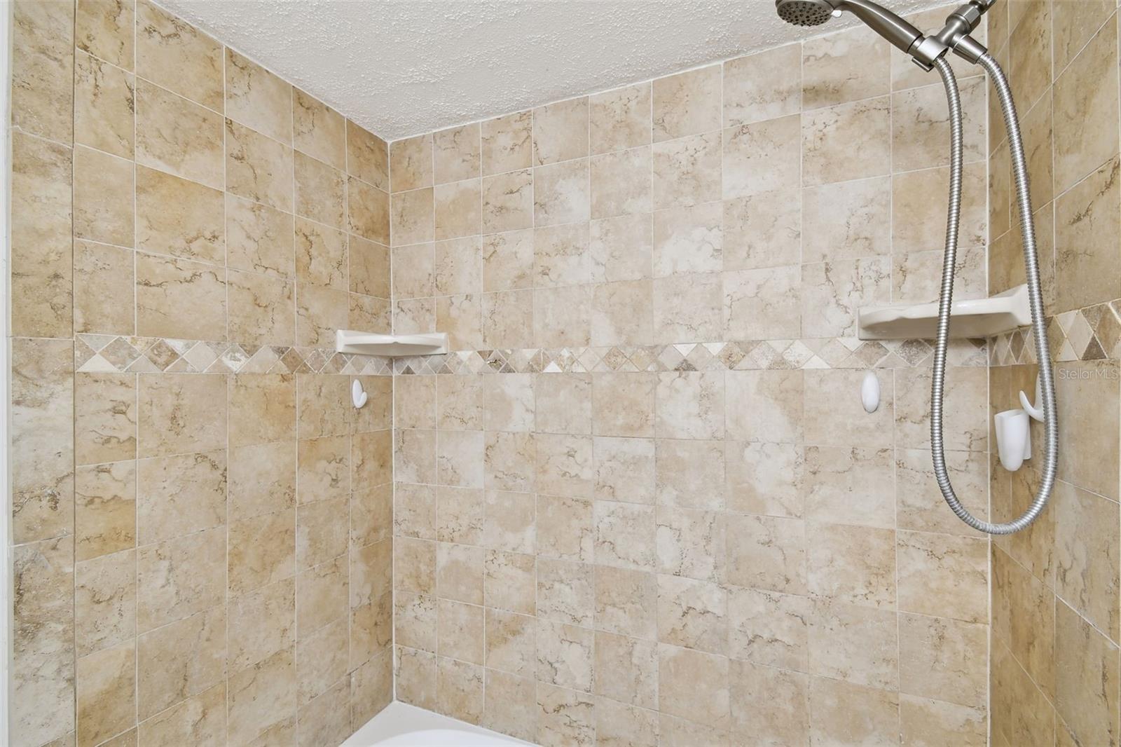 Full Bathroom Tub & Shower