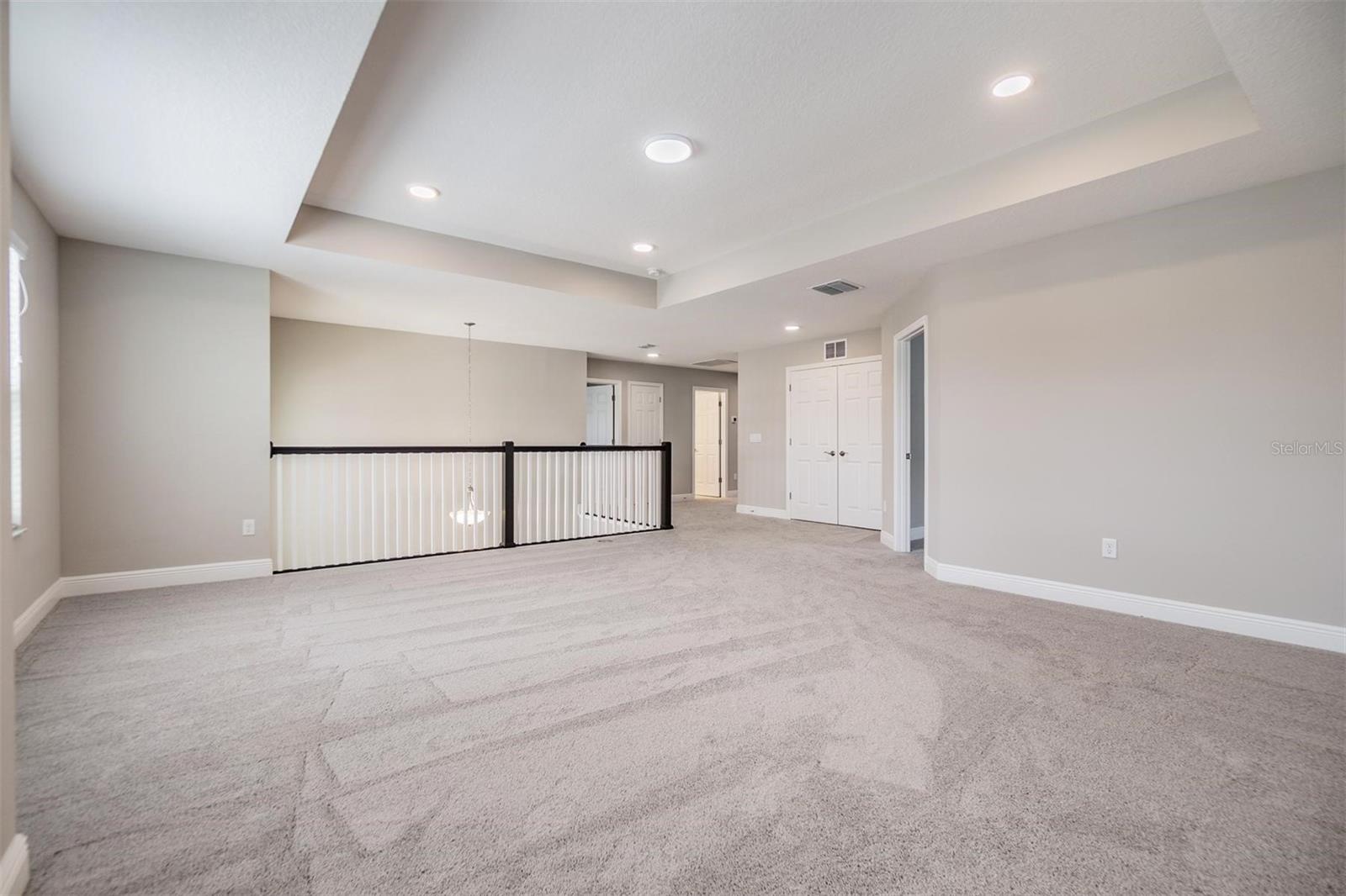 Spacious upstairs bonus room