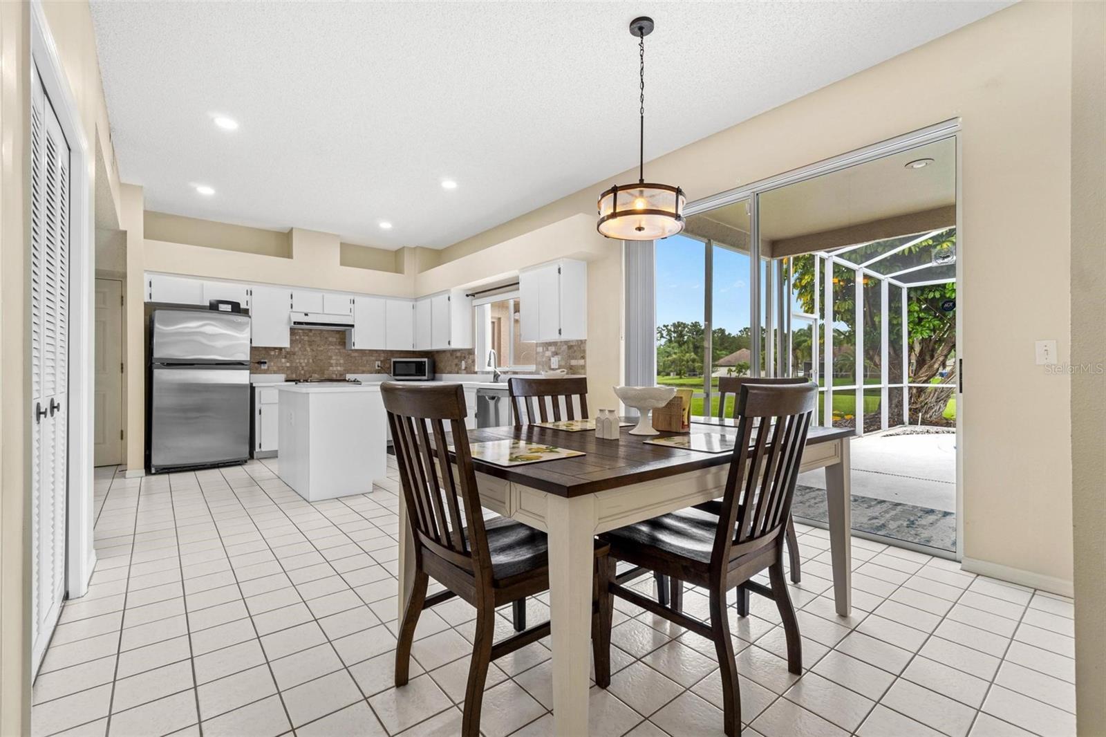 eat in kitchen area
