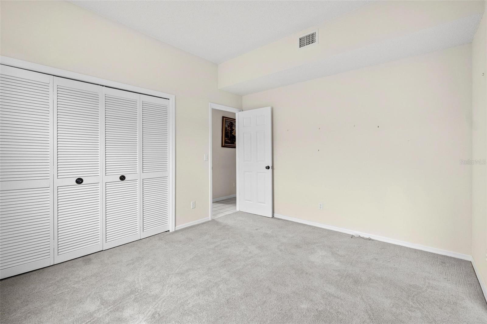 1st floor office or 5th bedroom