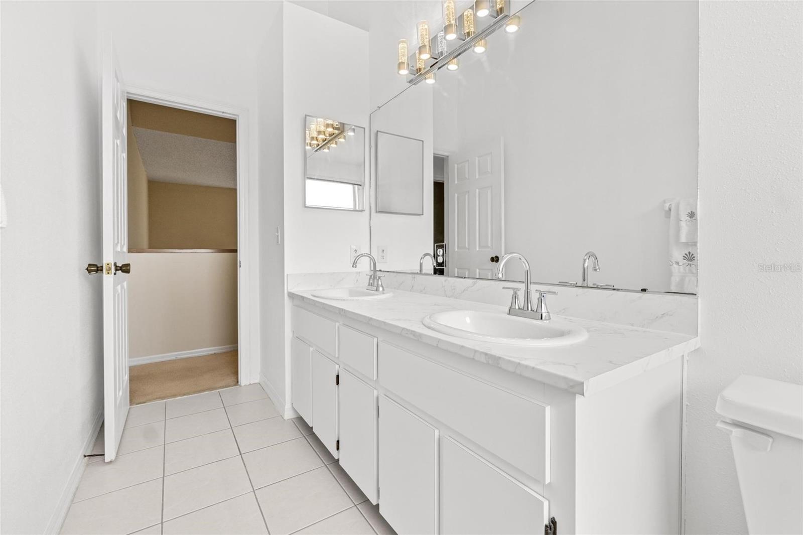 upstairs guest bathroom