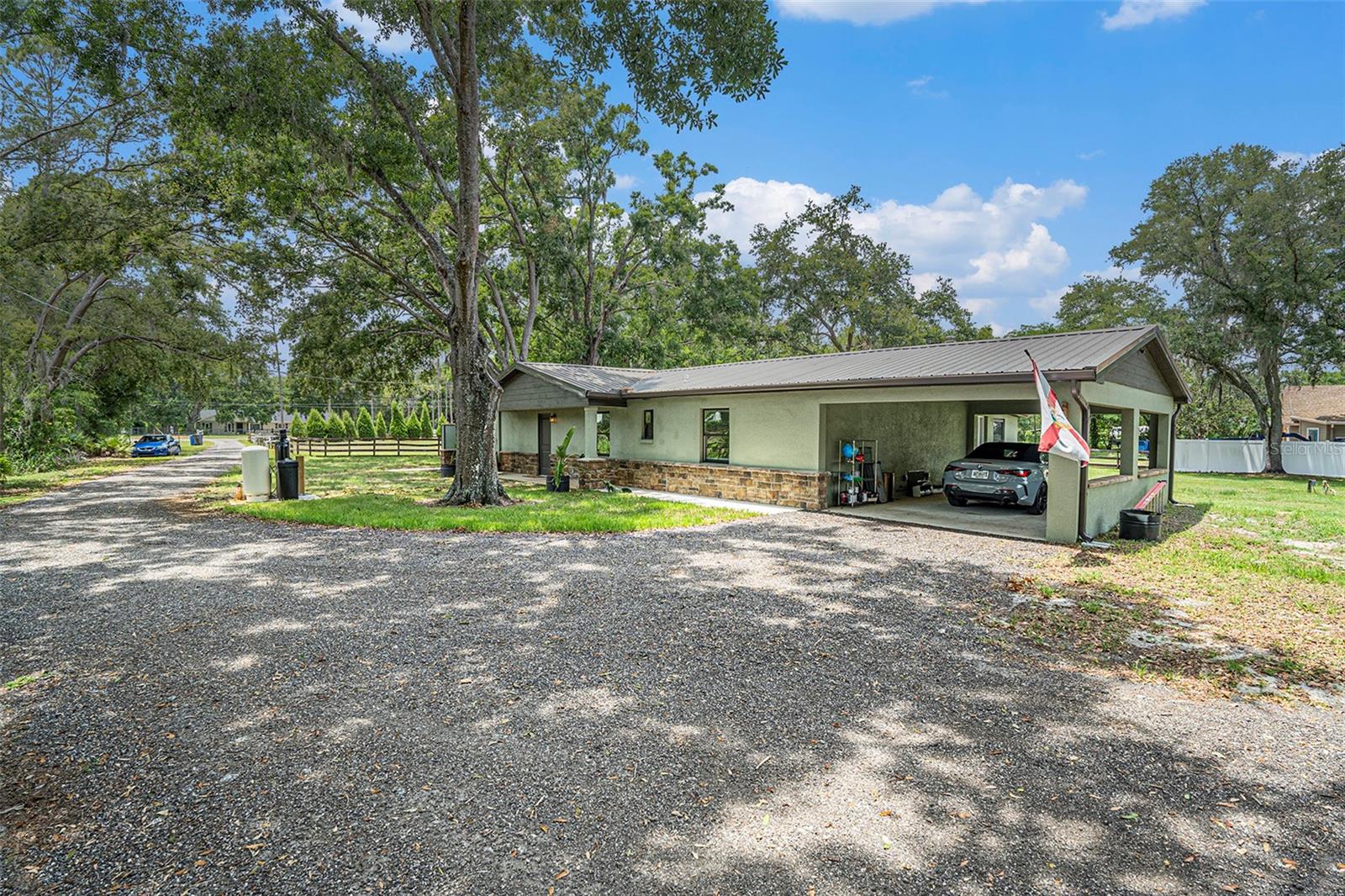 Side/Carport