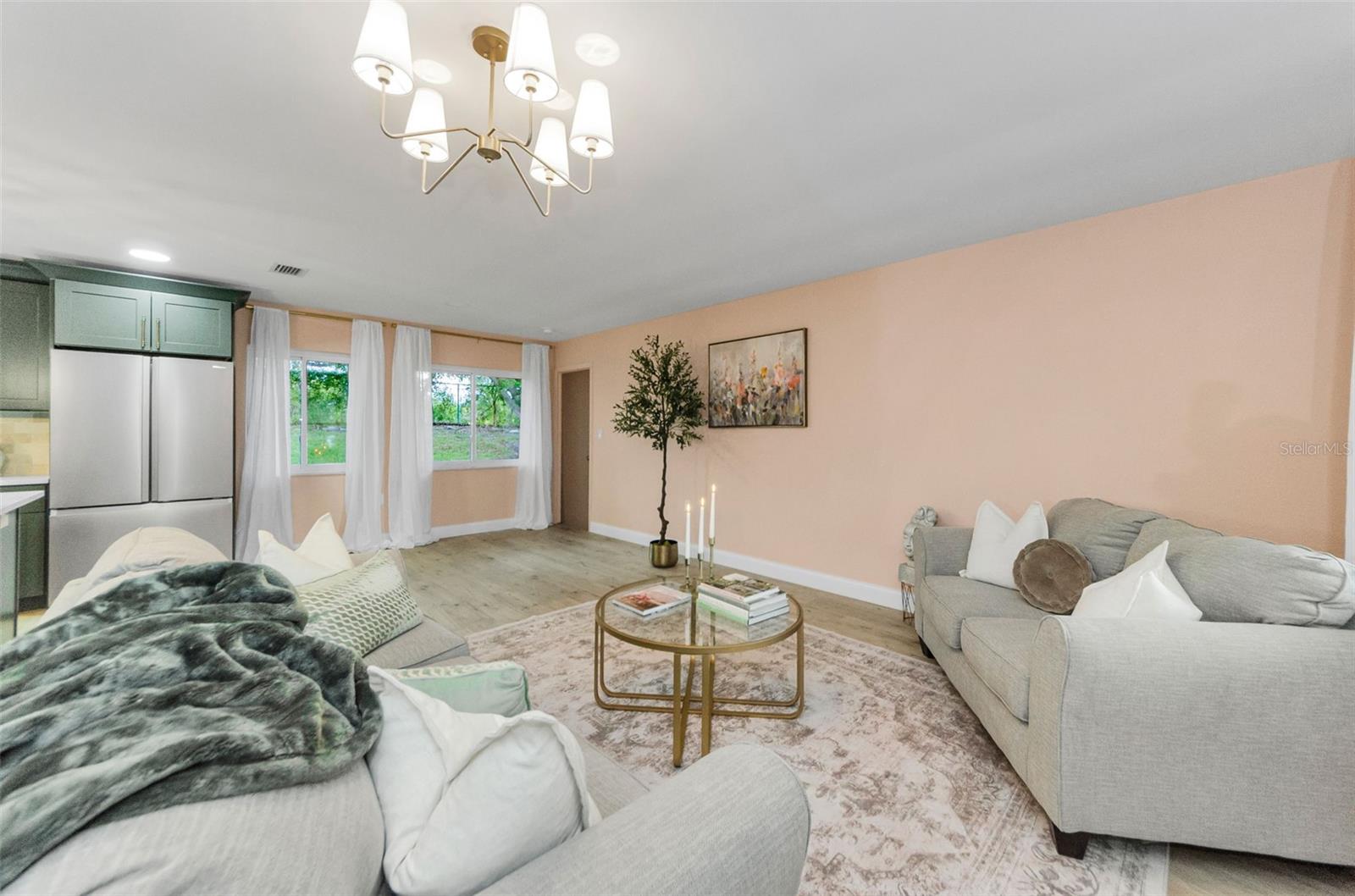 Large Living Room for all to be comfortable!