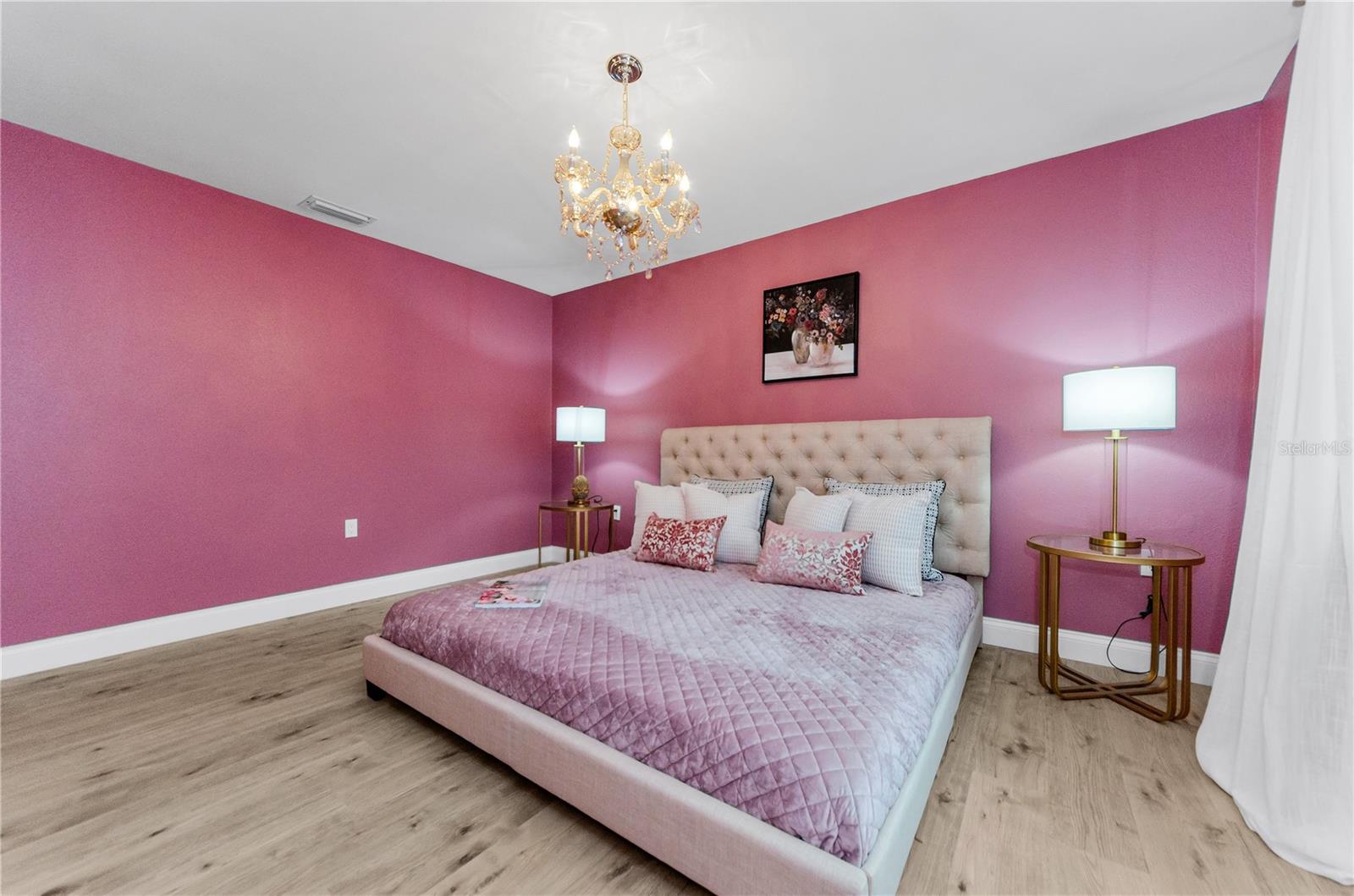 Lovely Bedroom with walk in closet