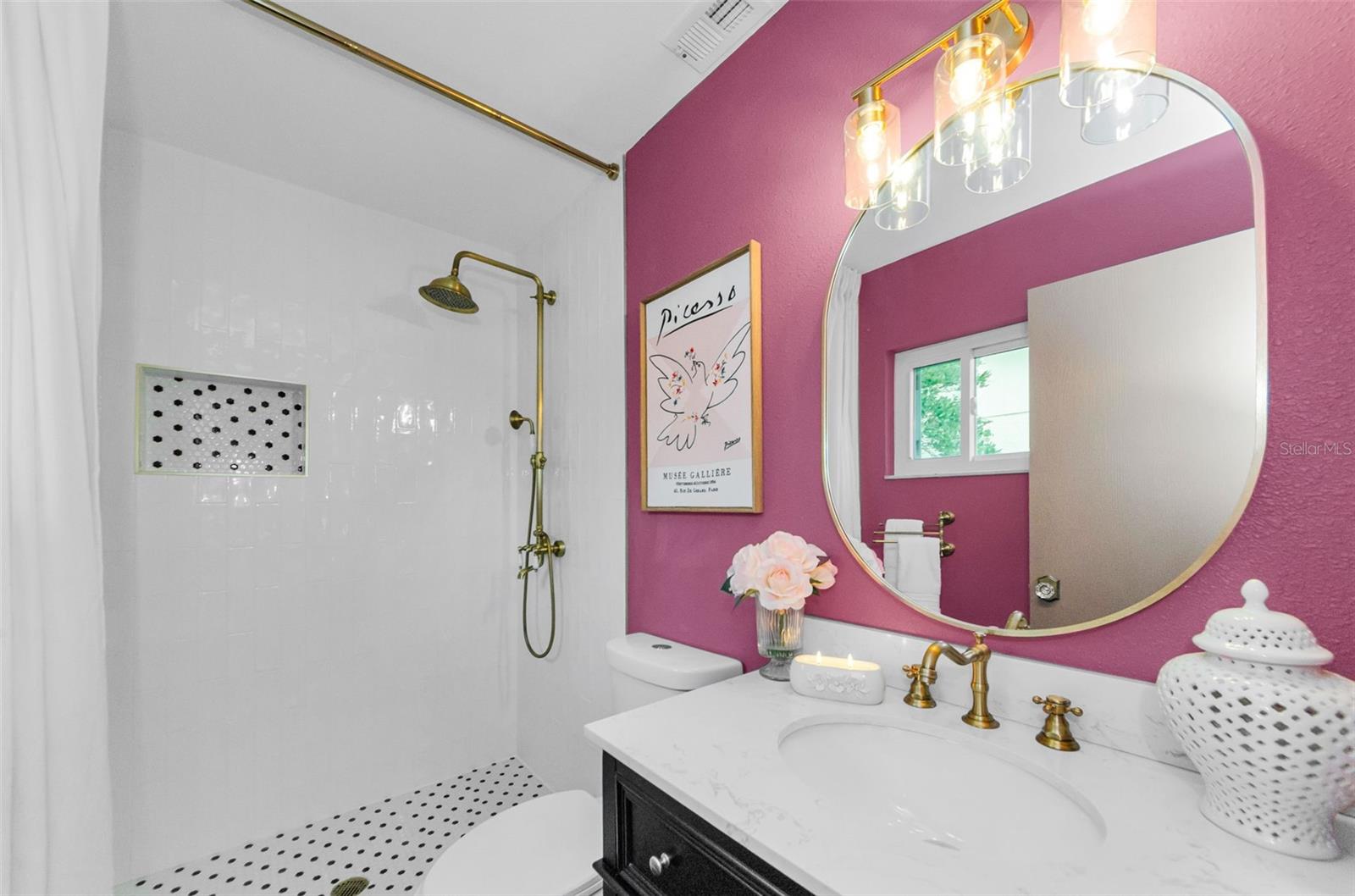 LOOK AT THIS BATHROOM! SIMPLY GORGEOUS!