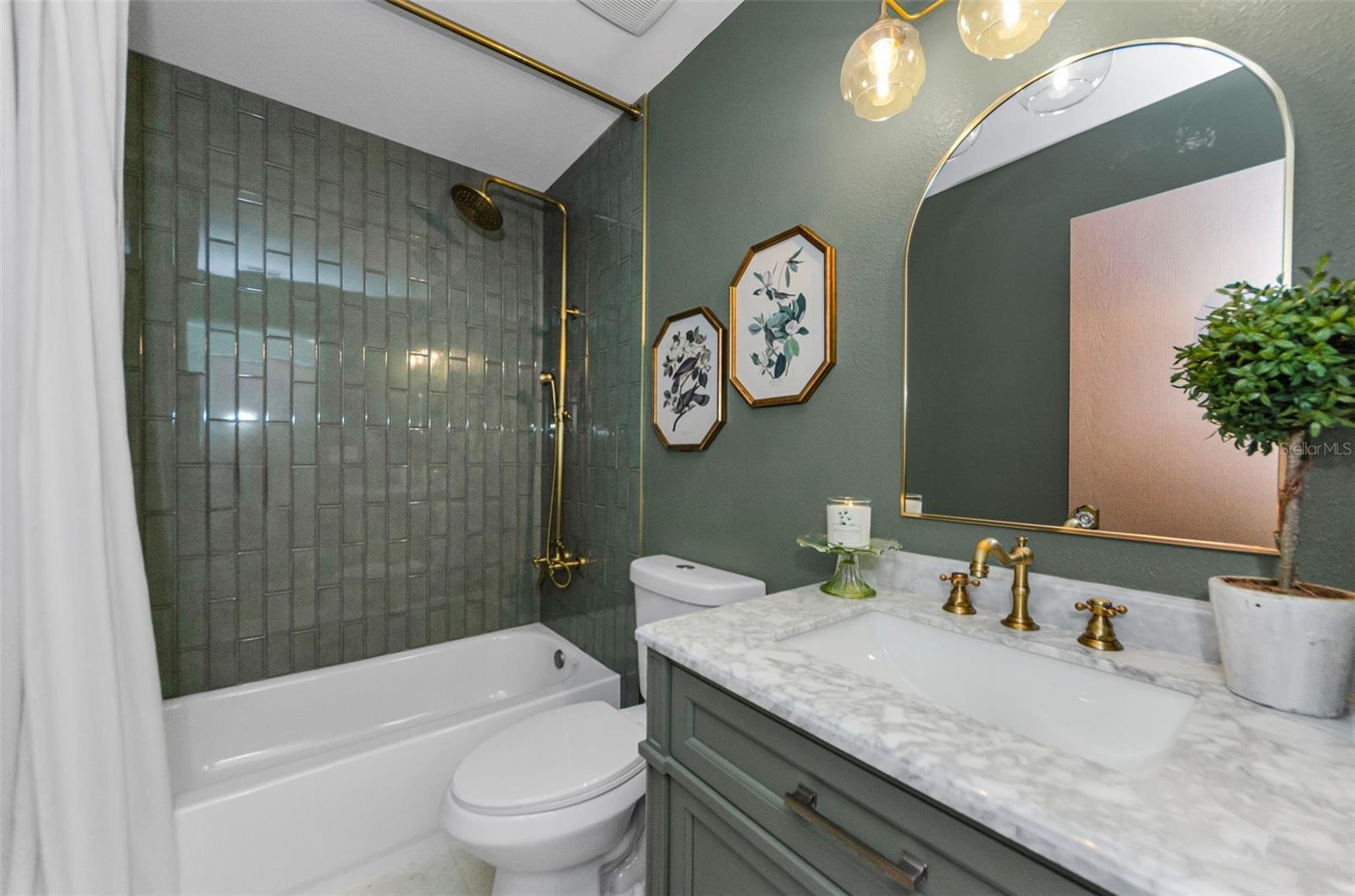 LOOK AT THIS STUNNING GUEST BATHROOM!!!