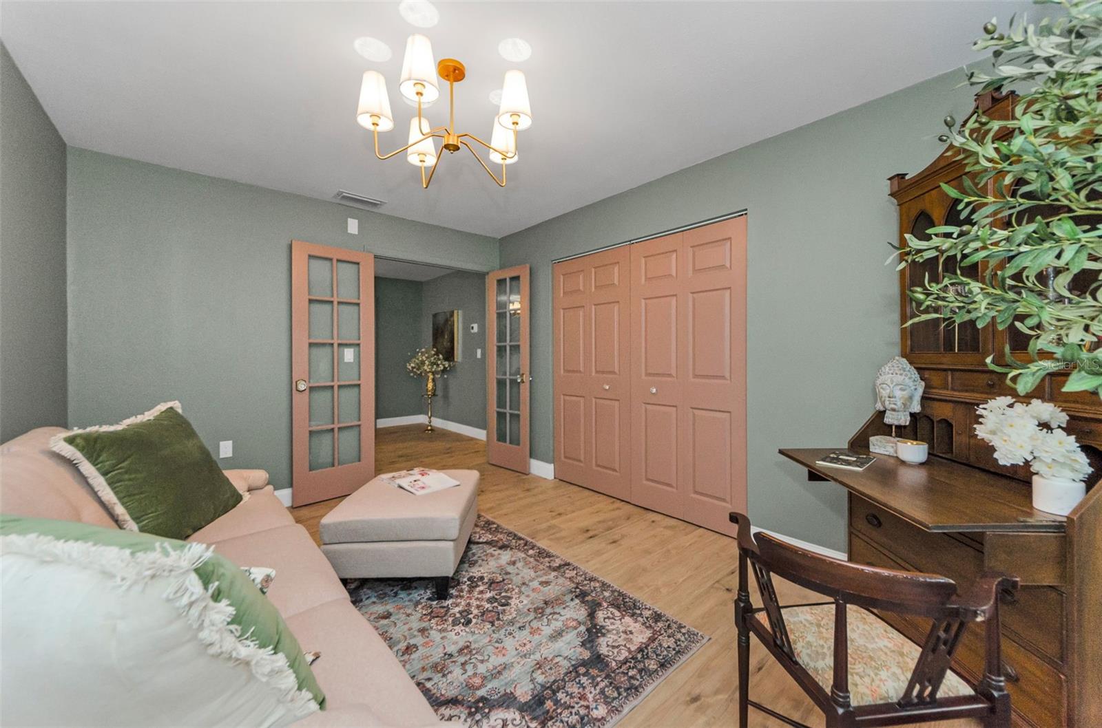 NEED A HOME OFFICE? TAKE A PEAK