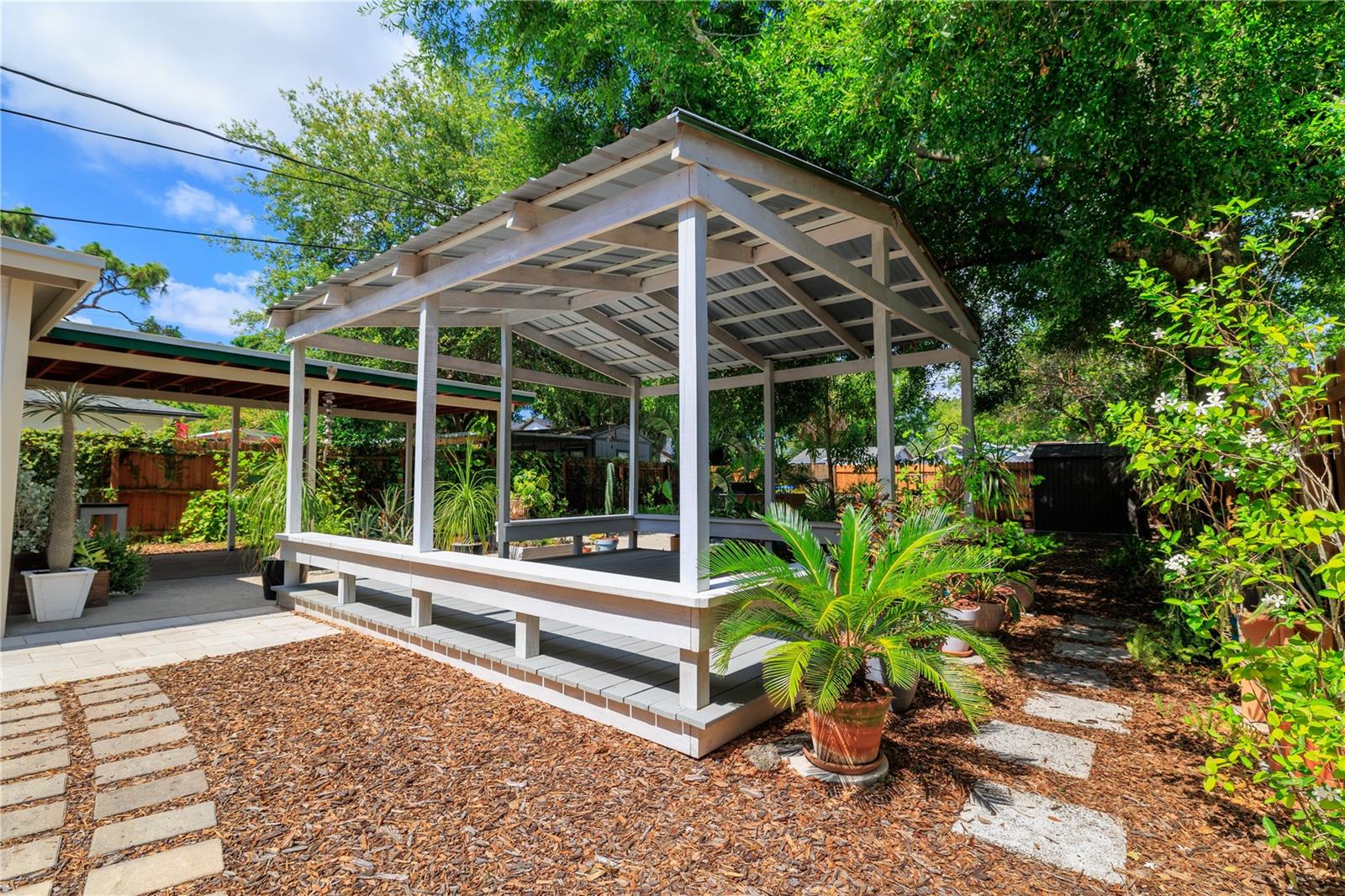 The beautiful gazebo has so many options