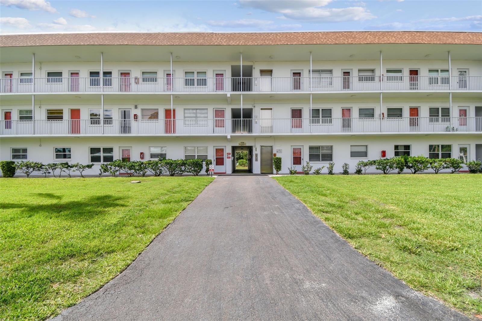 TB8393687