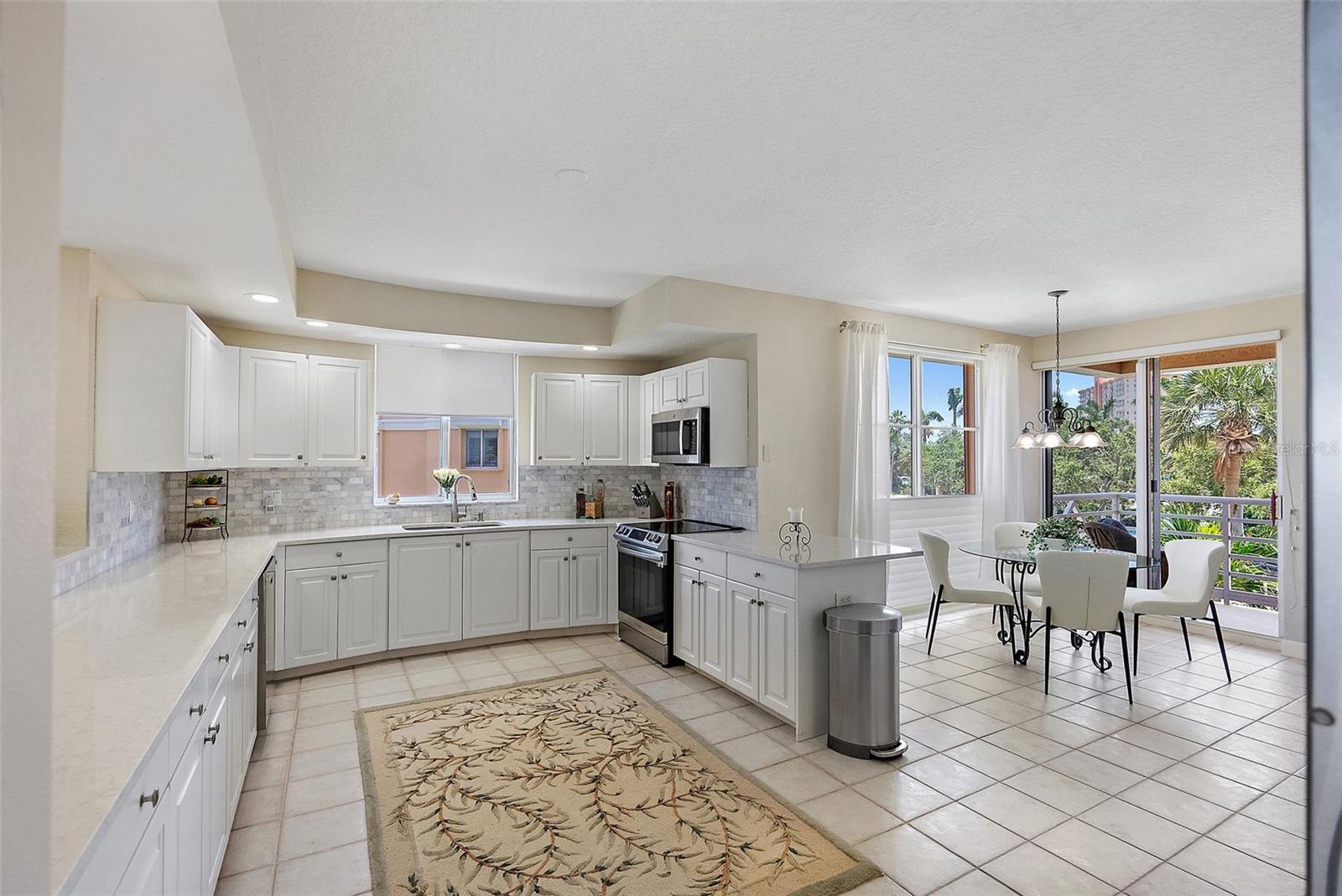 Large eat-in kitchen