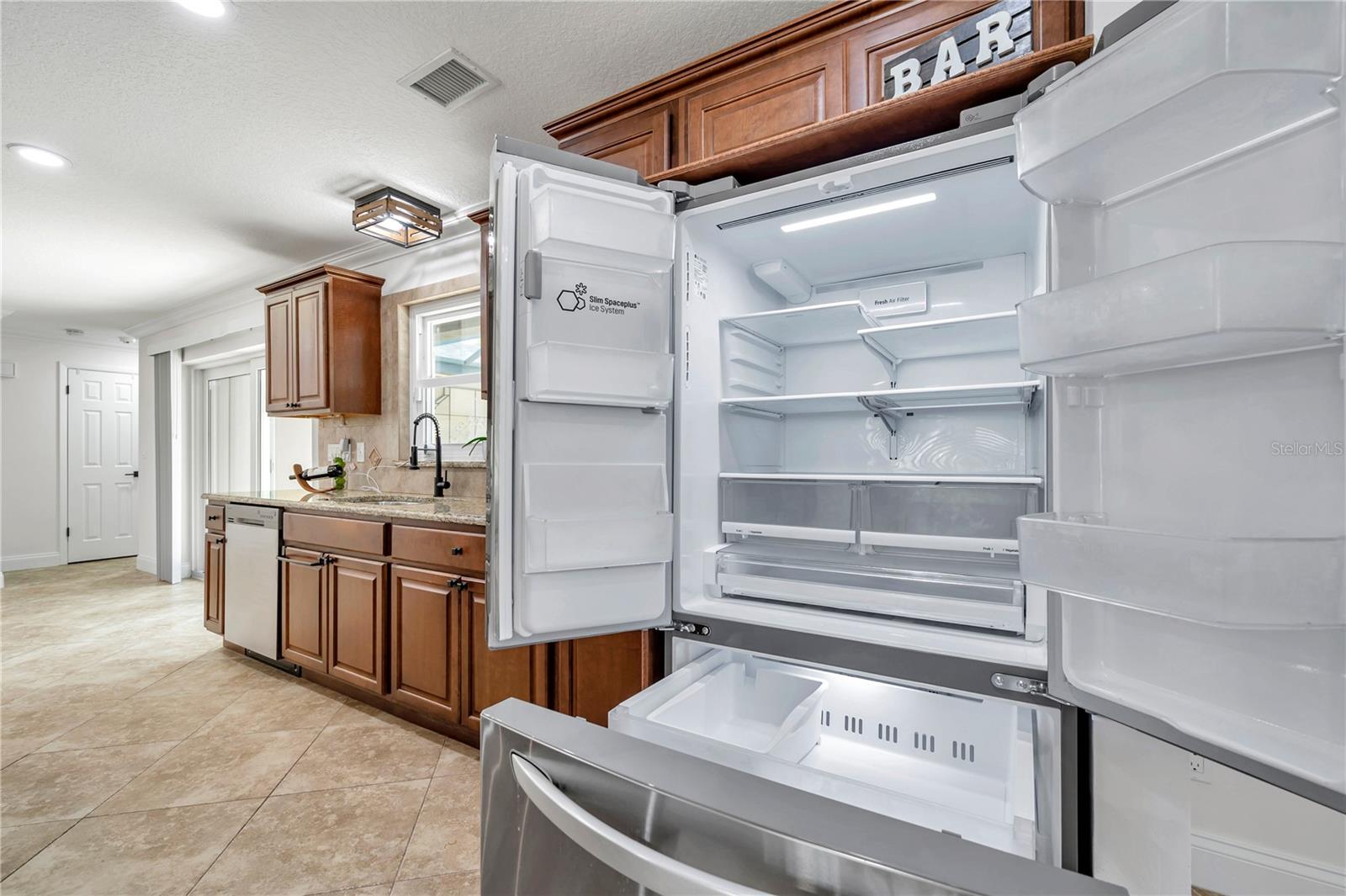 LG FRENCH DOOR REFRIGERATOR