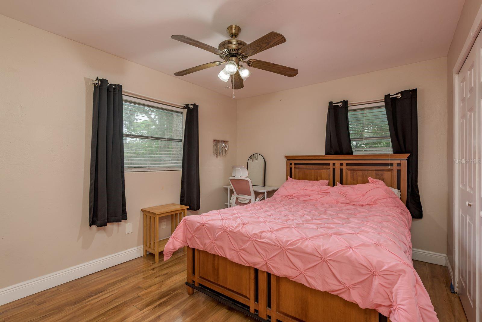 Second bedroom.