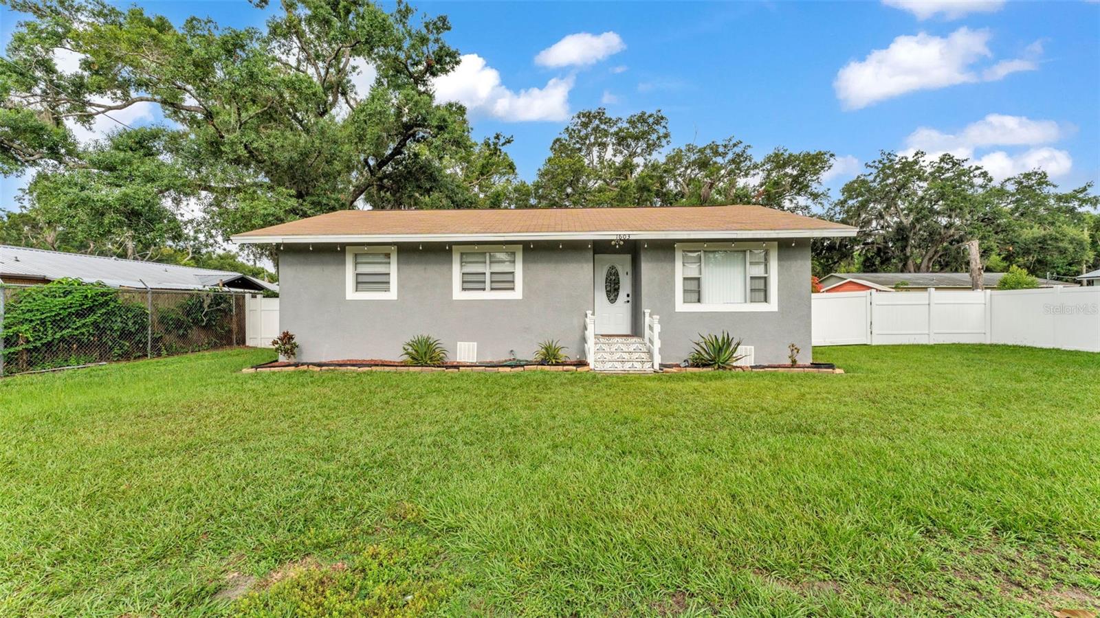 Welcome to your Plant City Gem Centrally Located!