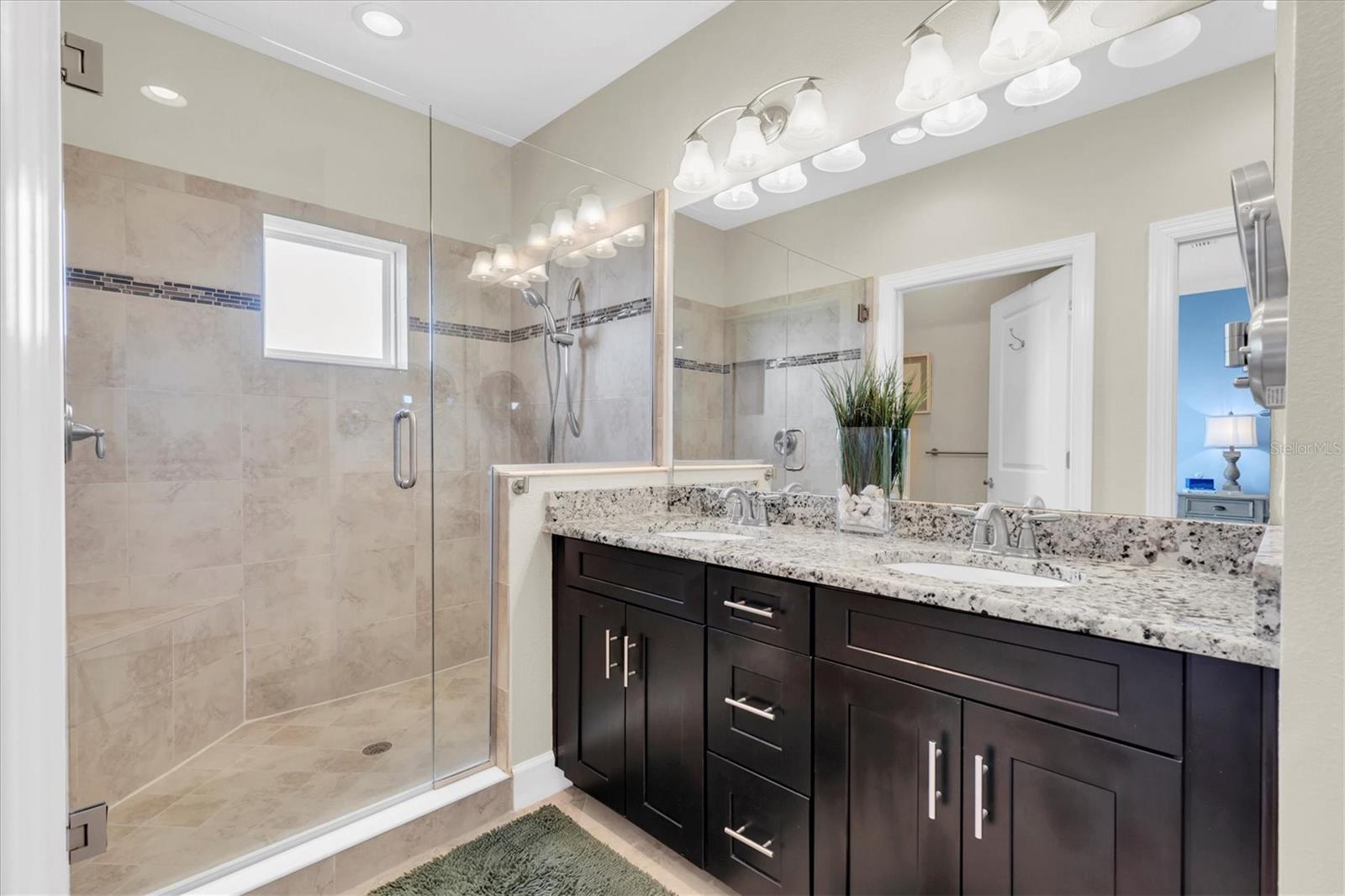 Master Bath (3rd Floor)