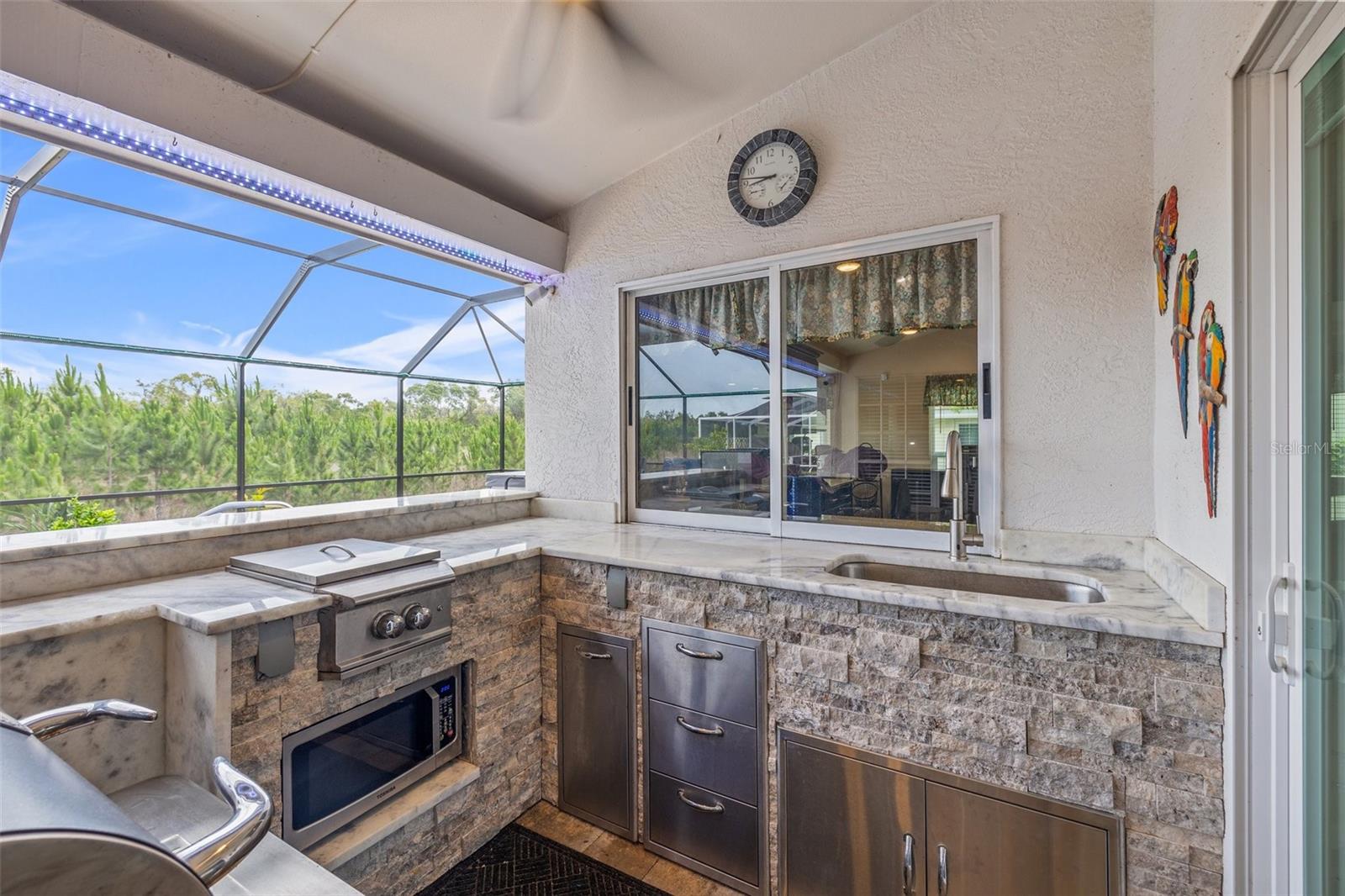 Outdoor Kitchen
