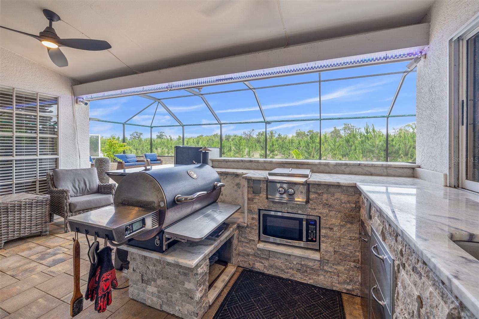 Outdoor Kitchen
